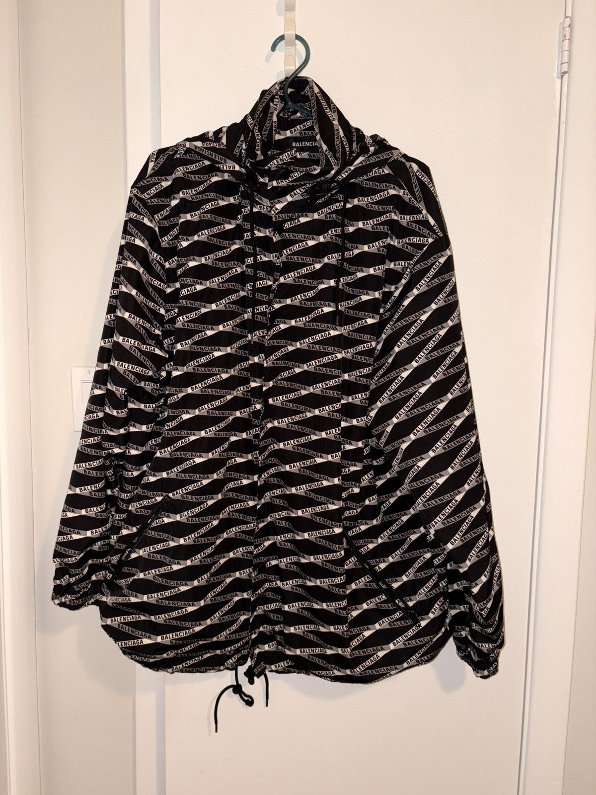 Balenciaga Balenciaga 2019 logo monogram Windbreaker Size US S / EU 44-46 / 1 - 2 Thumbnail