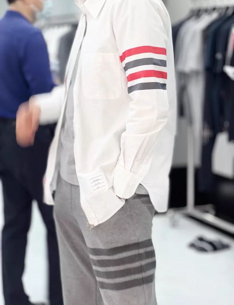 Thom Browne Thom Browne size1 Classic four-barrel shirt Size US S / EU 44-46 / 1 - 7 Thumbnail