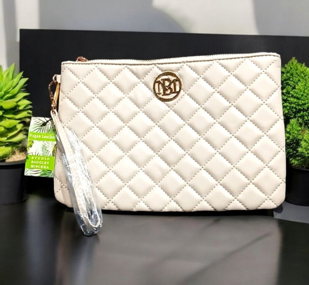 Badgley Mischka NWT Badgley Mischka Quilted Clutch Size ONE SIZE - 1 Thumbnail