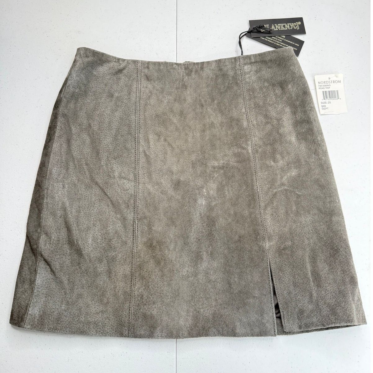 BLANKNYC NWT Blank NYC Road Trip Mini Skirt Suede Front Slit Zip Size 25" / US 0 / IT 36 - 1 Thumbnail