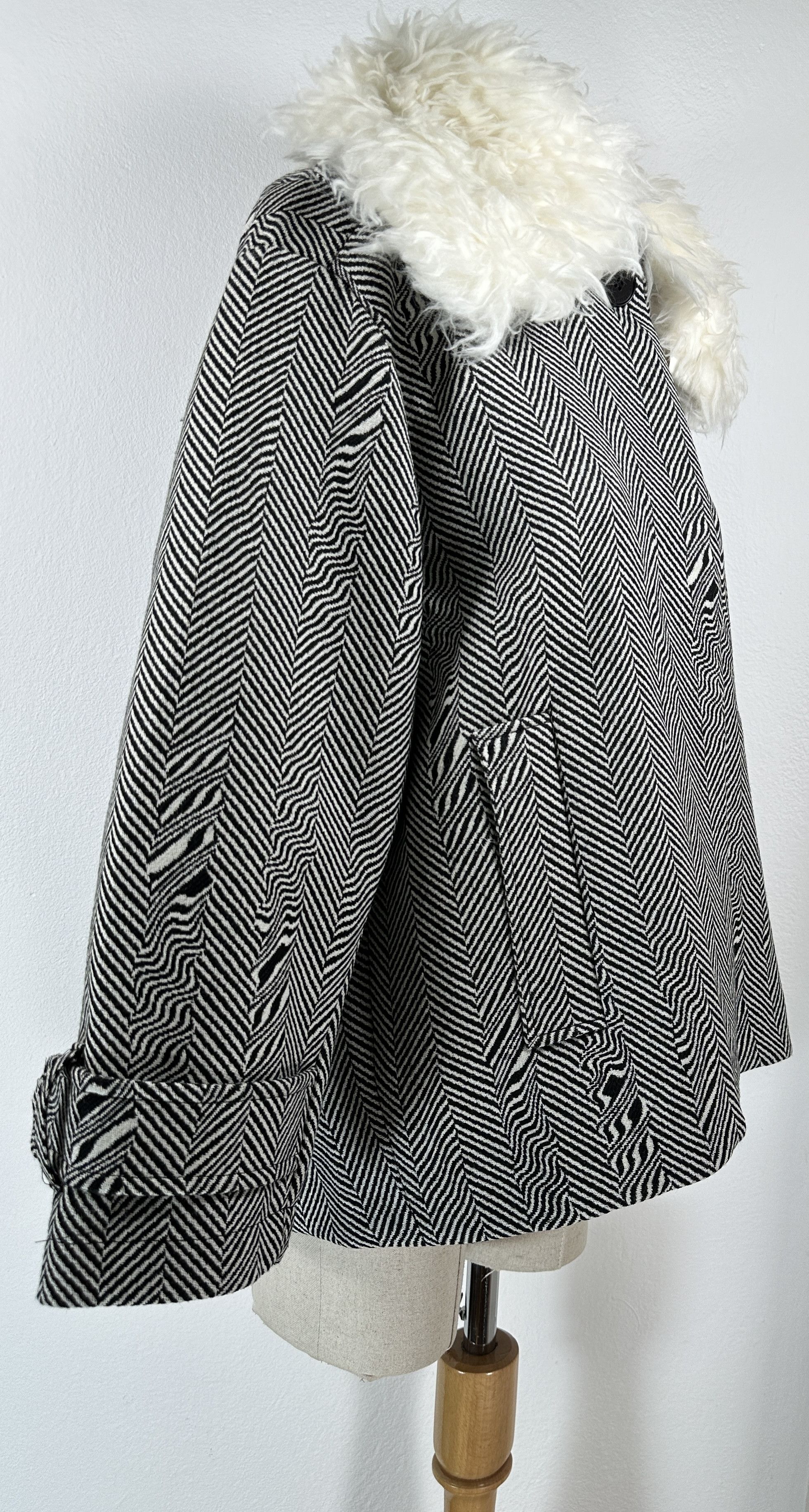 Stella McCartney Oversized Shearling-Trimmed Herringbone Jacket Size S / US 4 / IT 40 - 2 Thumbnail