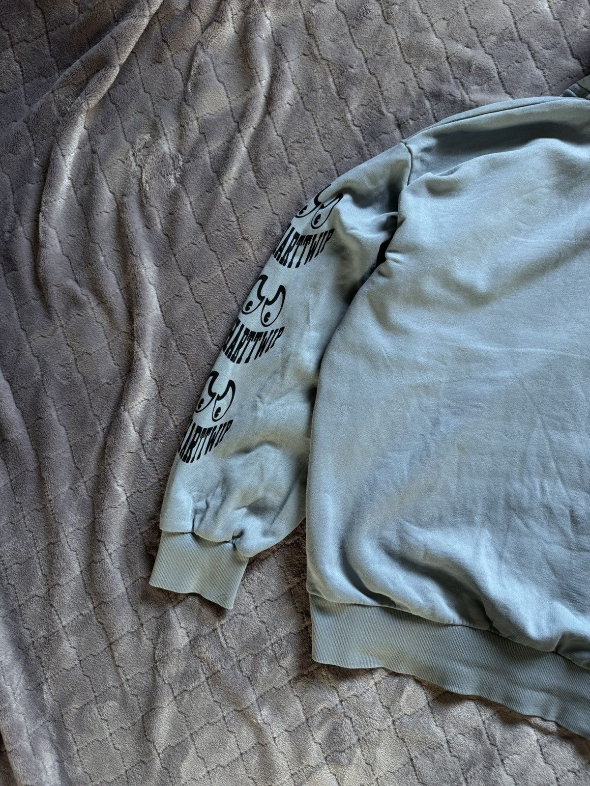 Carhartt × Carhartt Wip × Vintage Vintage Carhartt Wip Hooded Grin Sweat Hoodie Size US S / EU 44-46 / 1 - 9 Thumbnail