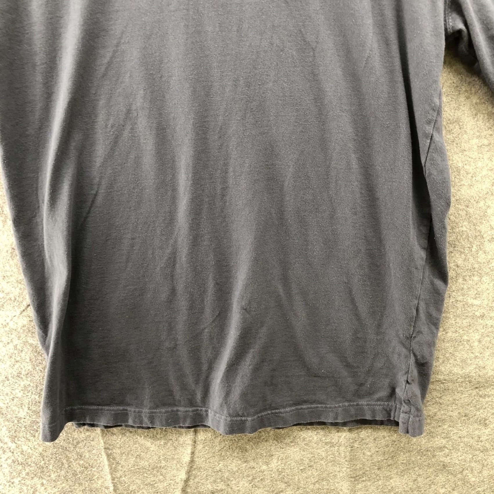 Duluth Trading Company Duluth Trading Co Relaxed Fit Longtail T Shirt Mens S Gray Short Sleeve Crew Neck Cotton Knit Size US S / EU 44-46 / 1 - 4 Thumbnail