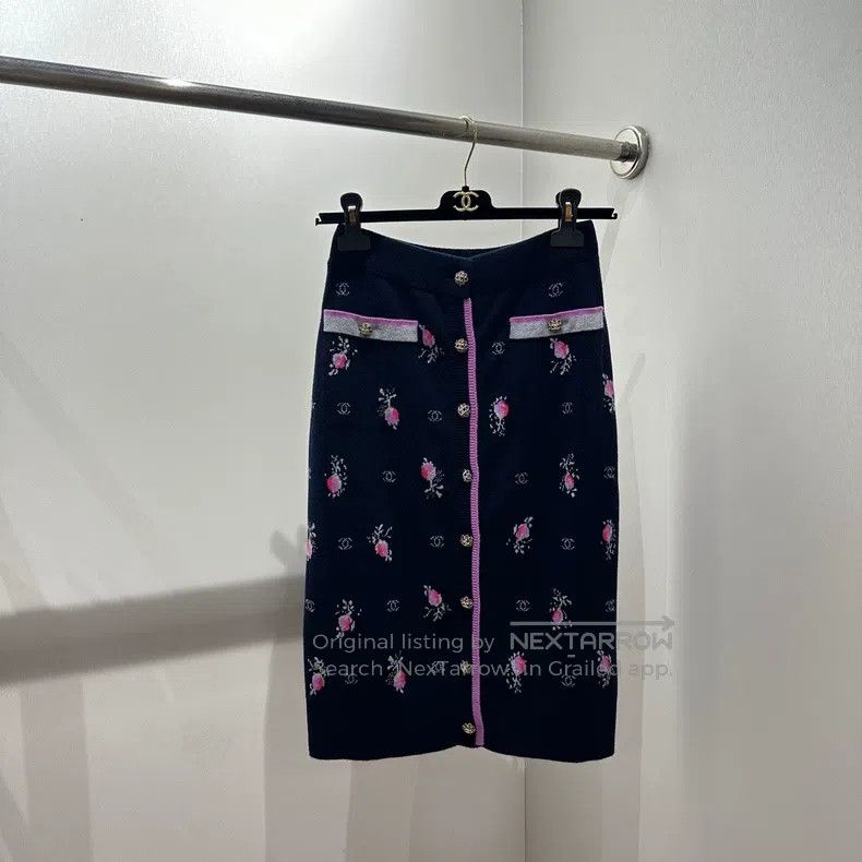 Chanel Chanel 22K full-print Logo floral skirt Size 25" / US 0 / IT 36 - 1 Thumbnail
