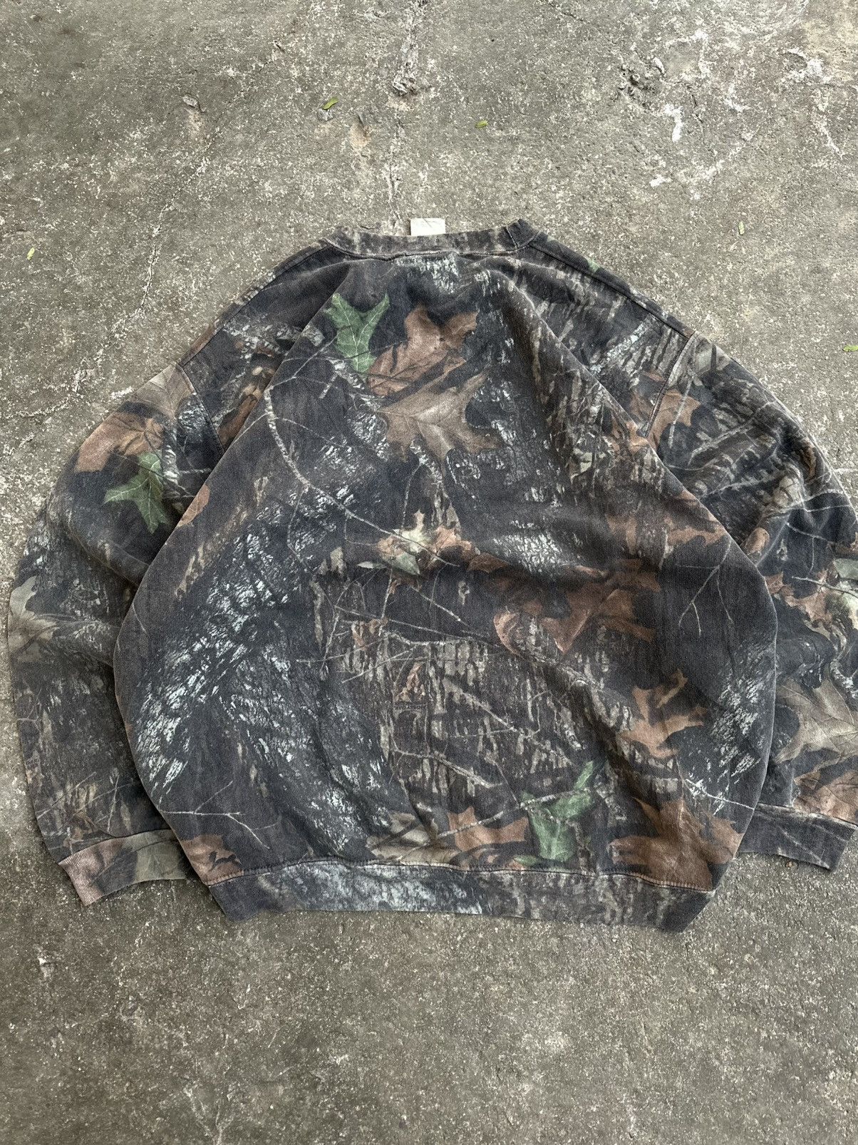 Realtree Crazy Vintage 00s Realtree Camo Crewneck Carhartt Style Size US XXL / EU 58 / 5 - 7 Thumbnail