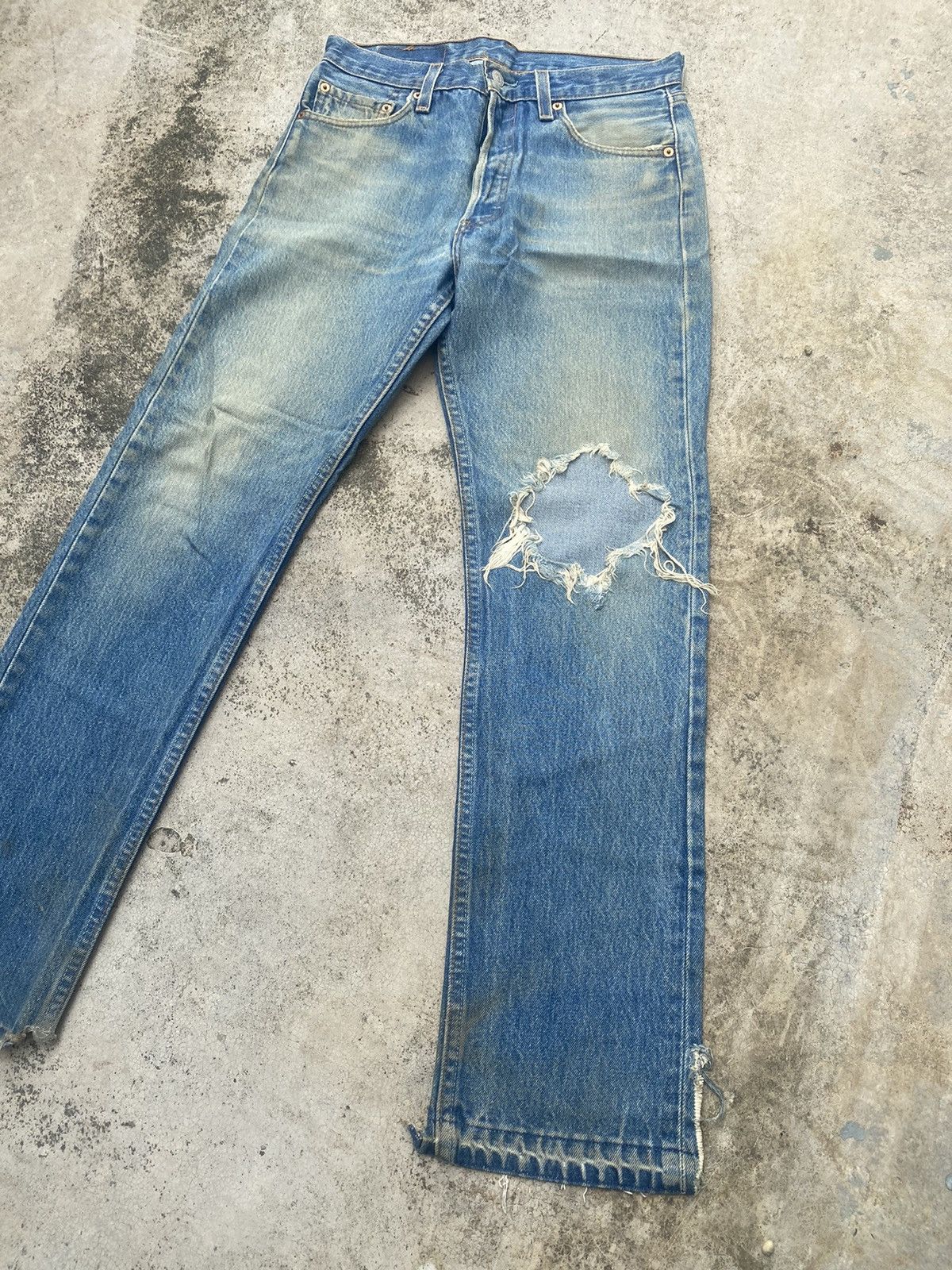 Levi's Vintage Clothing × Vintage Vintage Levis 501xx Distressed Denim Size US 29 - 2 Thumbnail