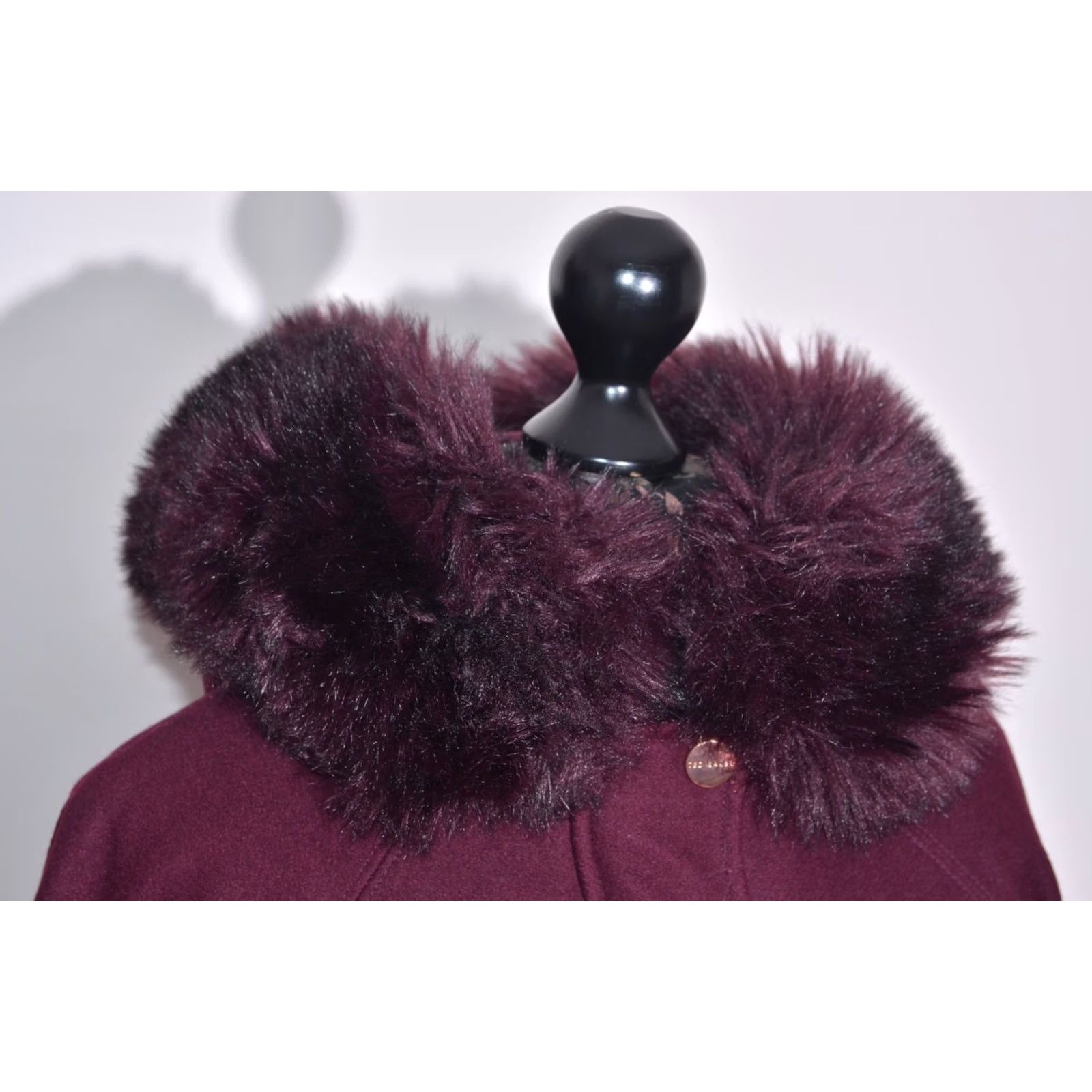 Ted Baker Ted Baker Women's Coat Wool Blend Burgundy Faux Fur Collar Overcoat Winter, Size 2, Regular, Long Sleeve, Zip, Button, Casual, Designer, Adult Womens Size XS / US 0-2 / IT 36-38 - 4 Thumbnail