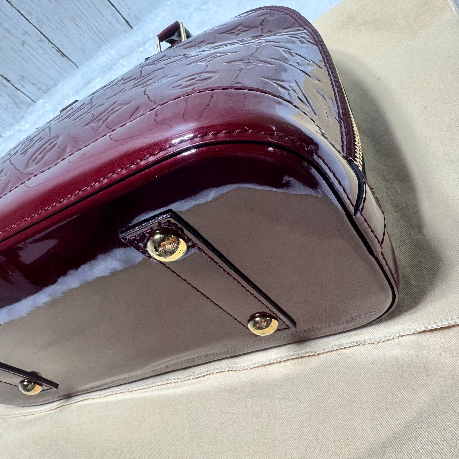 Louis Vuitton Authentic Louis Vuitton Alma Handbag Monogram Vernis SN4114 Size ONE SIZE - 16 Thumbnail