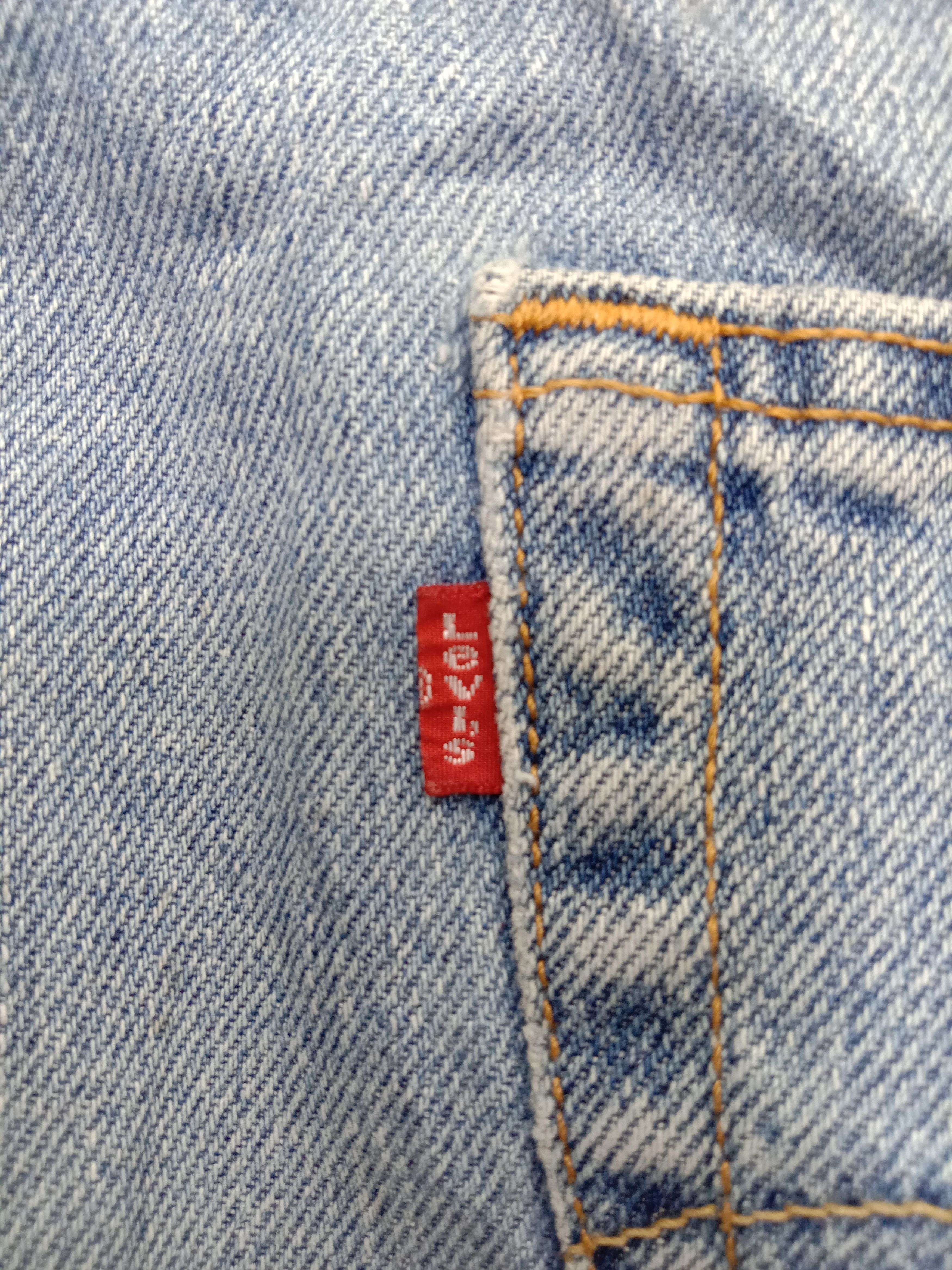 Levi's Vintage Levi's 550 Jeans Light Wash Relaxed Fit Denim Size US 35 - 11 Thumbnail