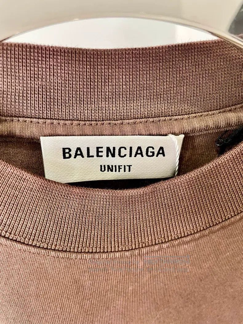 Balenciaga Balenciaga Batman Logo Letter Printed Retro Distressed Off Size US S / EU 44-46 / 1 - 3 Thumbnail