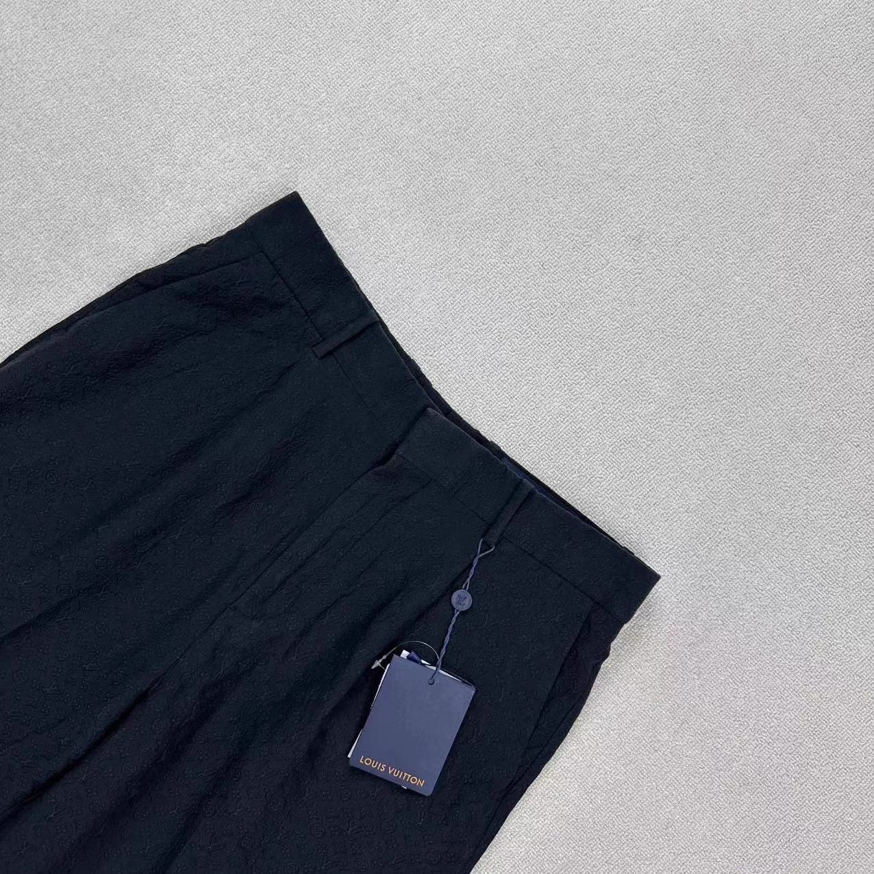 Louis Vuitton LV all over Monogram short 48 Size US 32 / EU 48 - 3 Thumbnail