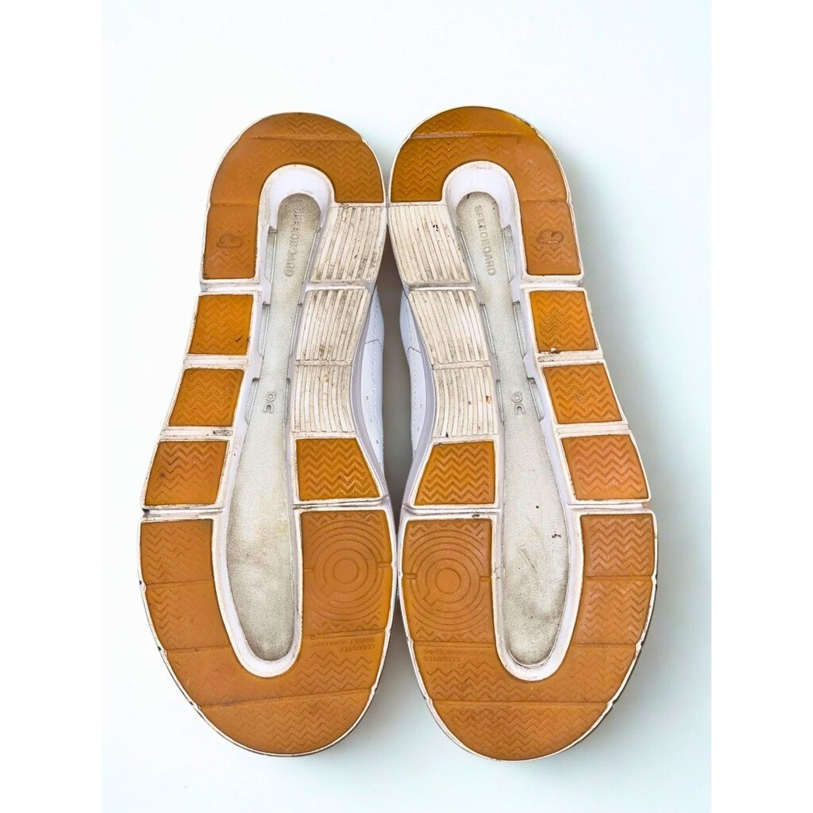 On On The Roger Centre Court White Gum Sneakers Men’s 9.5 Size US 9.5 / EU 42-43 - 9 Thumbnail