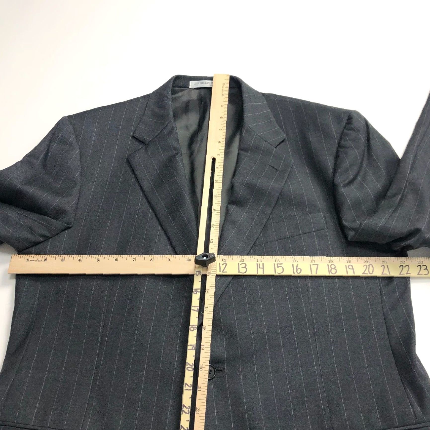 Vintage Hickey Freeman Suit Coat Jacket 42R REG Men 100% Striped Wool Dark Gray Notch Lapel Four-Button Single-Breasted Size 42R - 5 Thumbnail