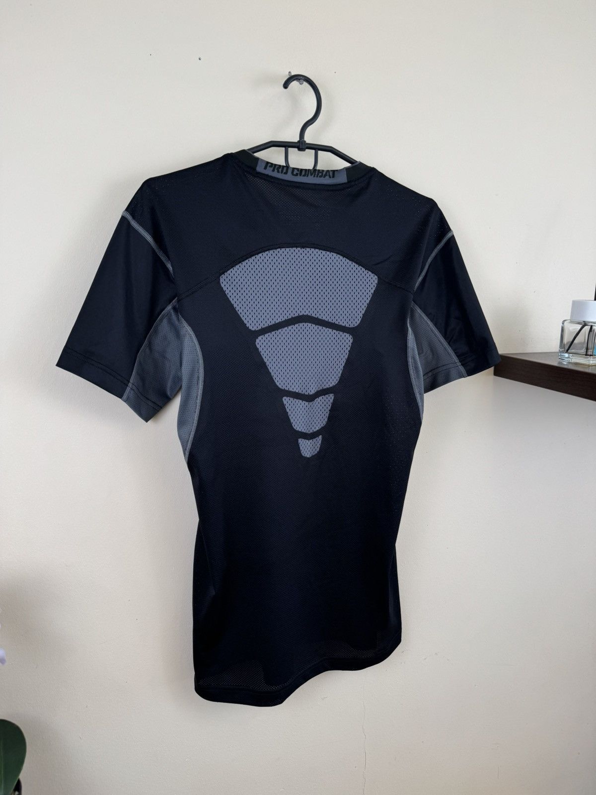 Nike Nike Pro Combat Compression T shirt XL Black Sport Fitness Size US XL / EU 56 / 4 - 13 Thumbnail