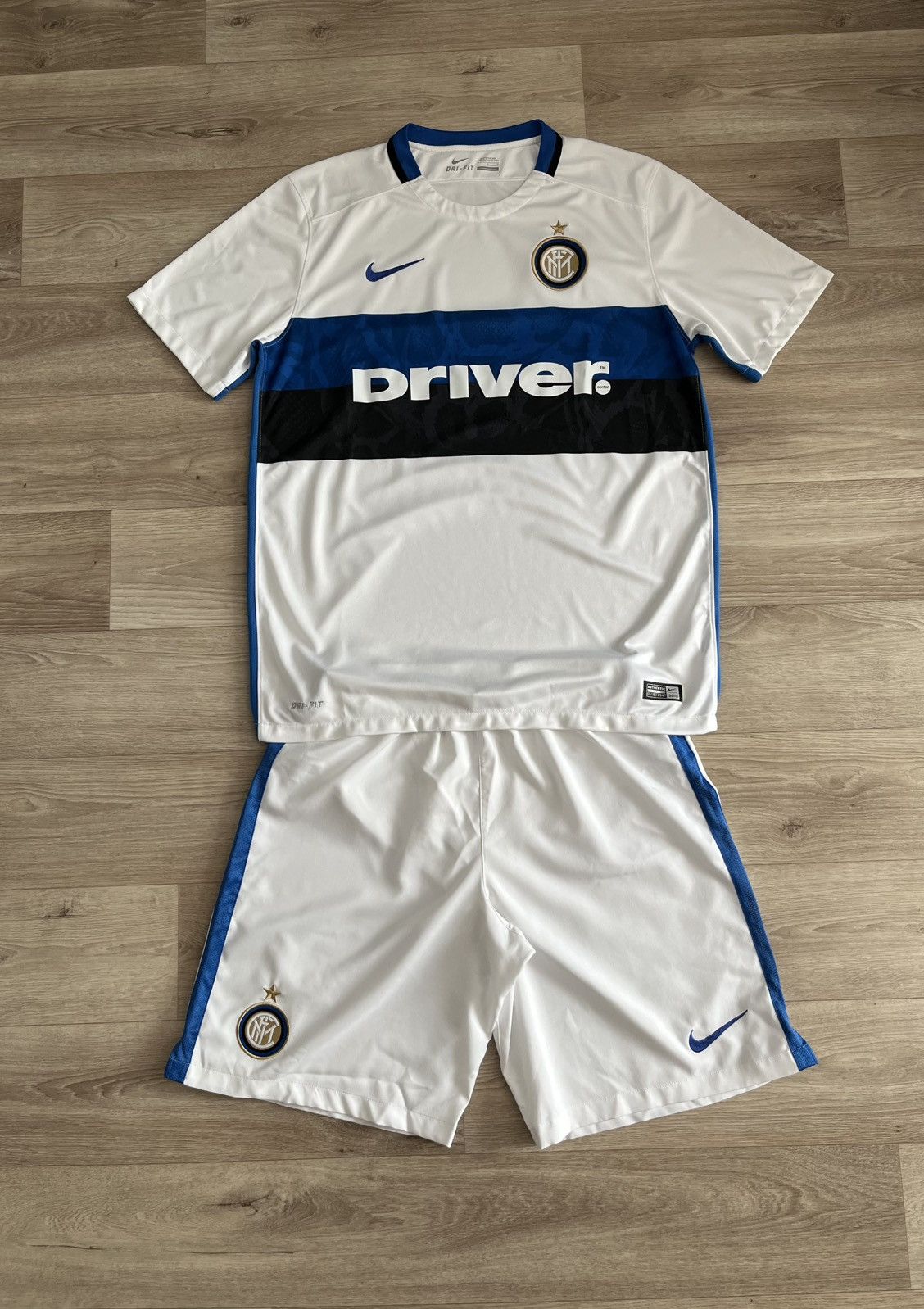 Nike Nike Inter Milan Jersey 2015-16 Football Kit Shirt/Shorts Size US L / EU 52-54 / 3 - 1 Thumbnail