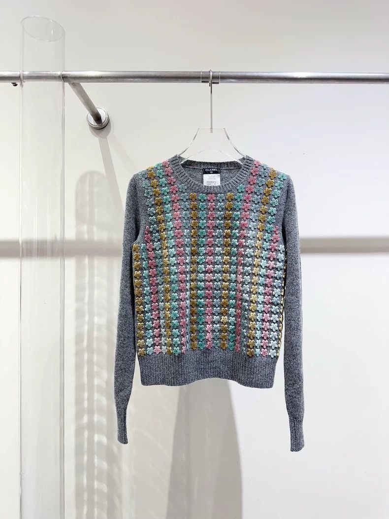 Chanel Chanel Small flower sweater 2503-Nextarrow Size XS / US 0-2 / IT 36-38 - 1 Thumbnail