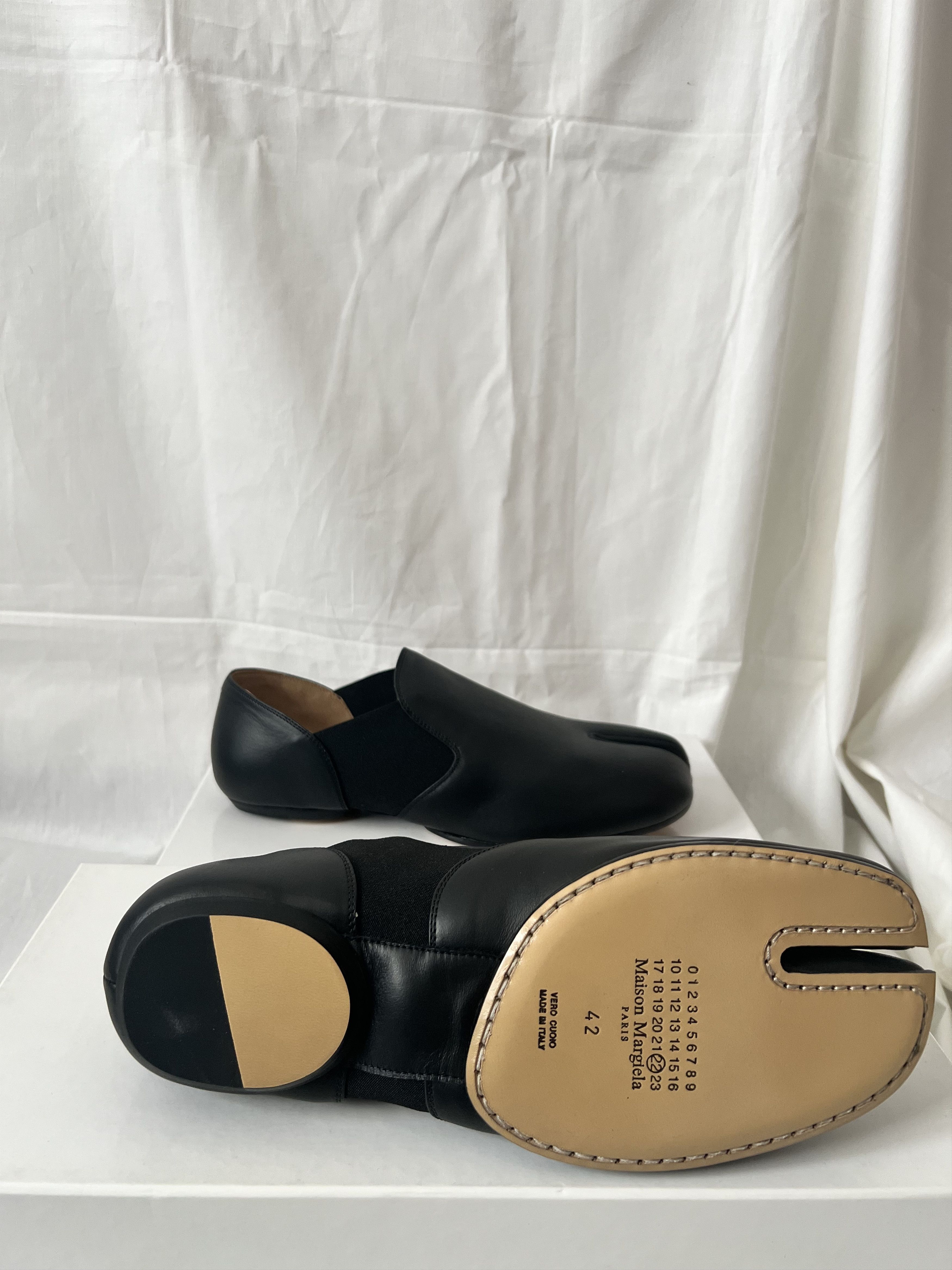 Maison Margiela Mud Leather Tabi Loafers Size US 9 / EU 42 - 8 Thumbnail