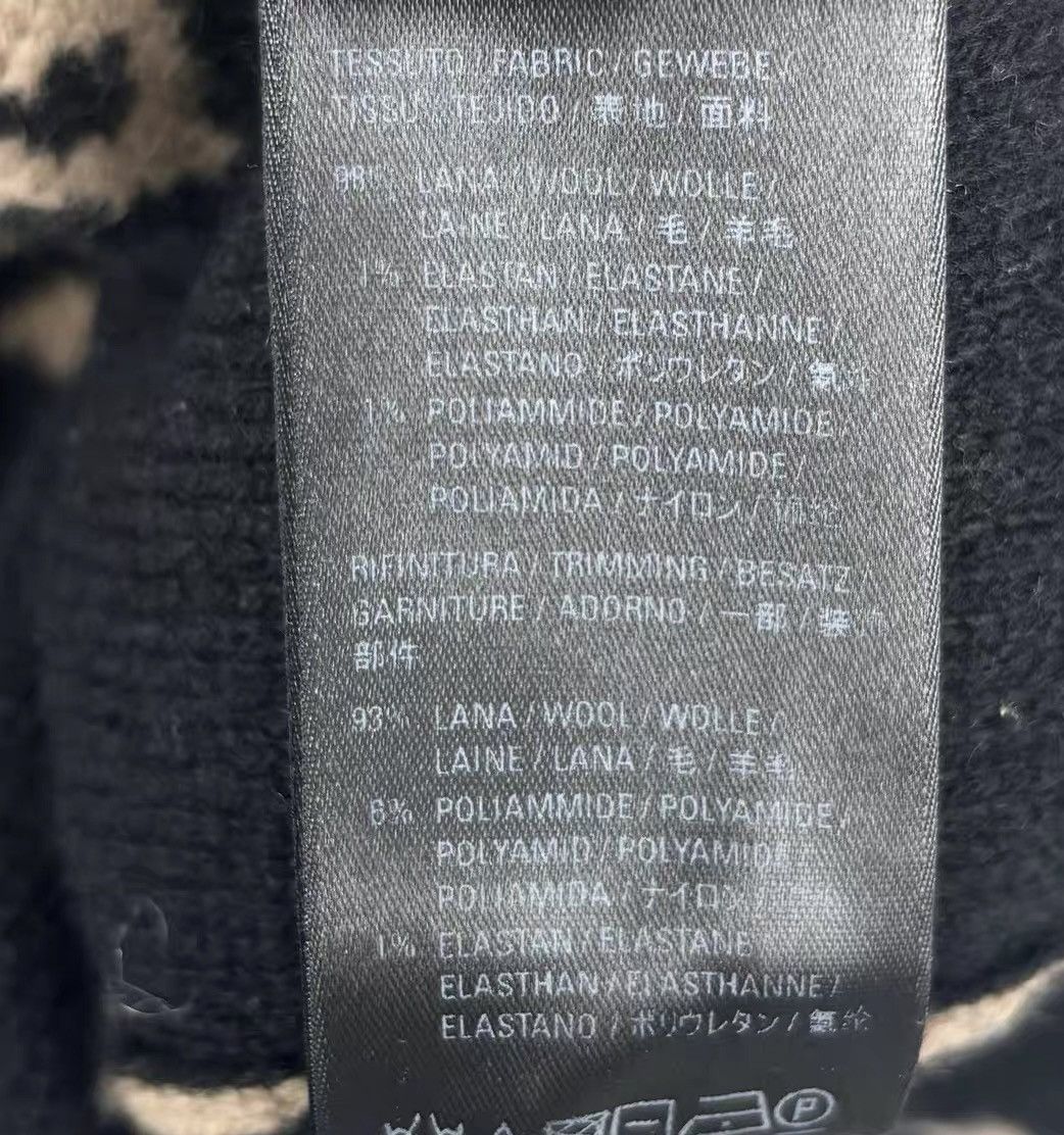 Balenciaga Balenciaga S All Over Logo Crewneck Sweater Beige Black Size S / US 4 / IT 40 - 7 Thumbnail