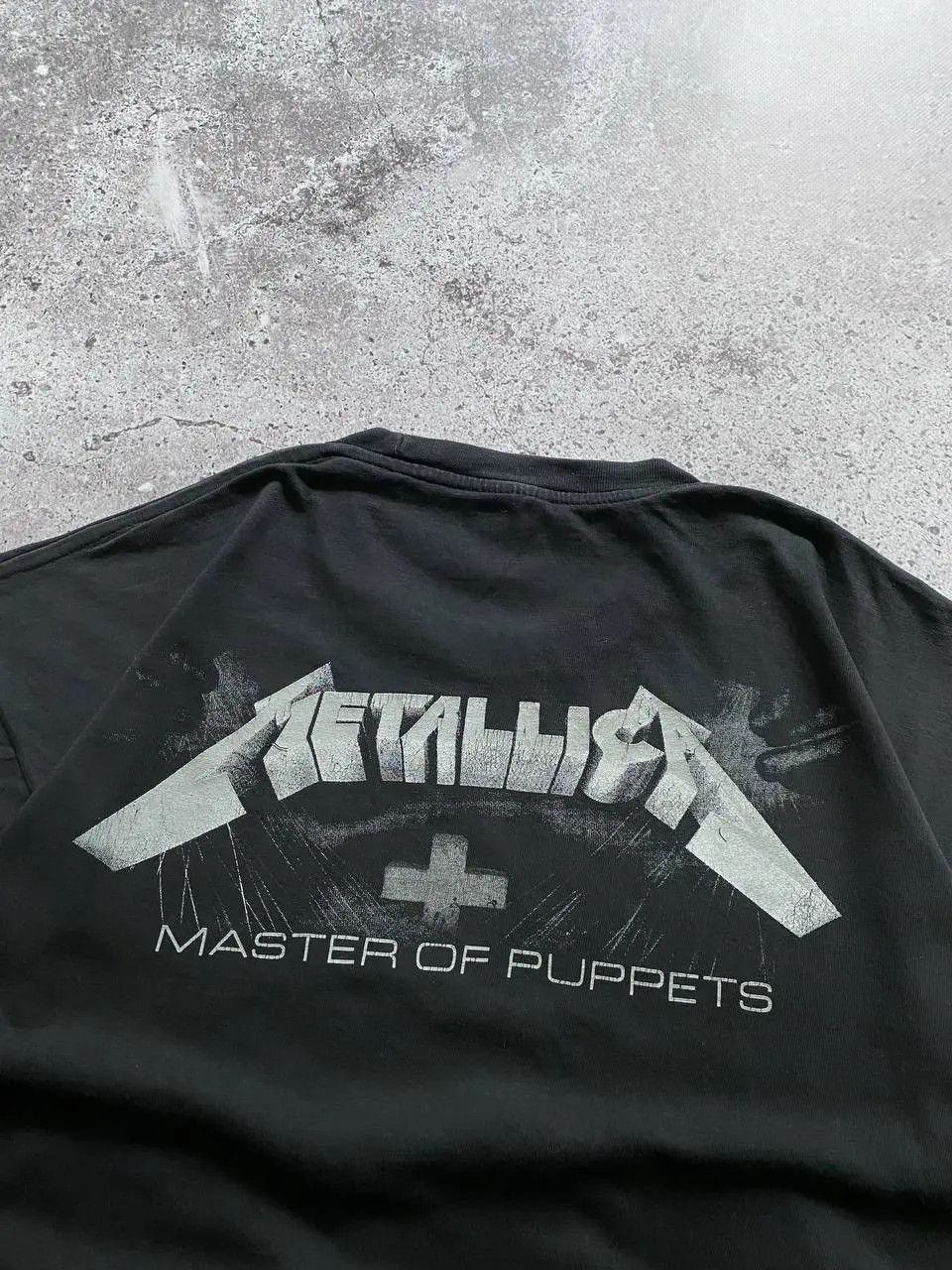 Band Tees VINTAGE 2002 METALLICA ‘MASTER OF PUPPETS’METAL BAND T SHIRT Size US M / EU 48-50 / 2 - 6 Thumbnail