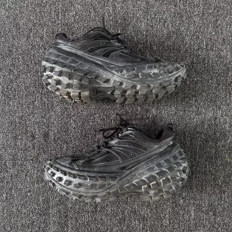 Balenciaga Balenciaga Tire shoes 2502-Nextarrow Size US 10 / EU 43 - 2 Thumbnail