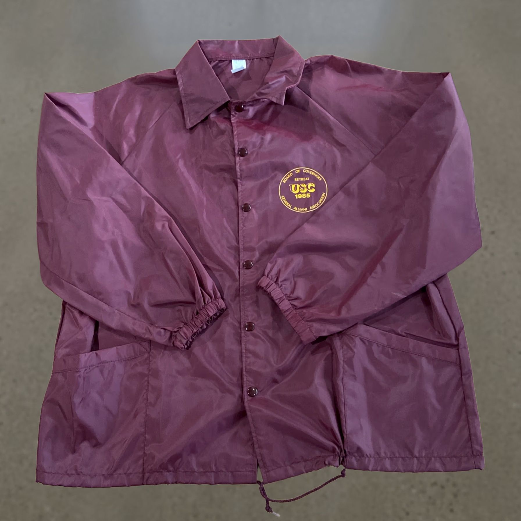 Vintage VINTAGE Nylon 1985 USC Button up Light jacket Made in USA Red XL Men Zip USA Alumni Jacket Size US XL / EU 56 / 4 - 1 Thumbnail