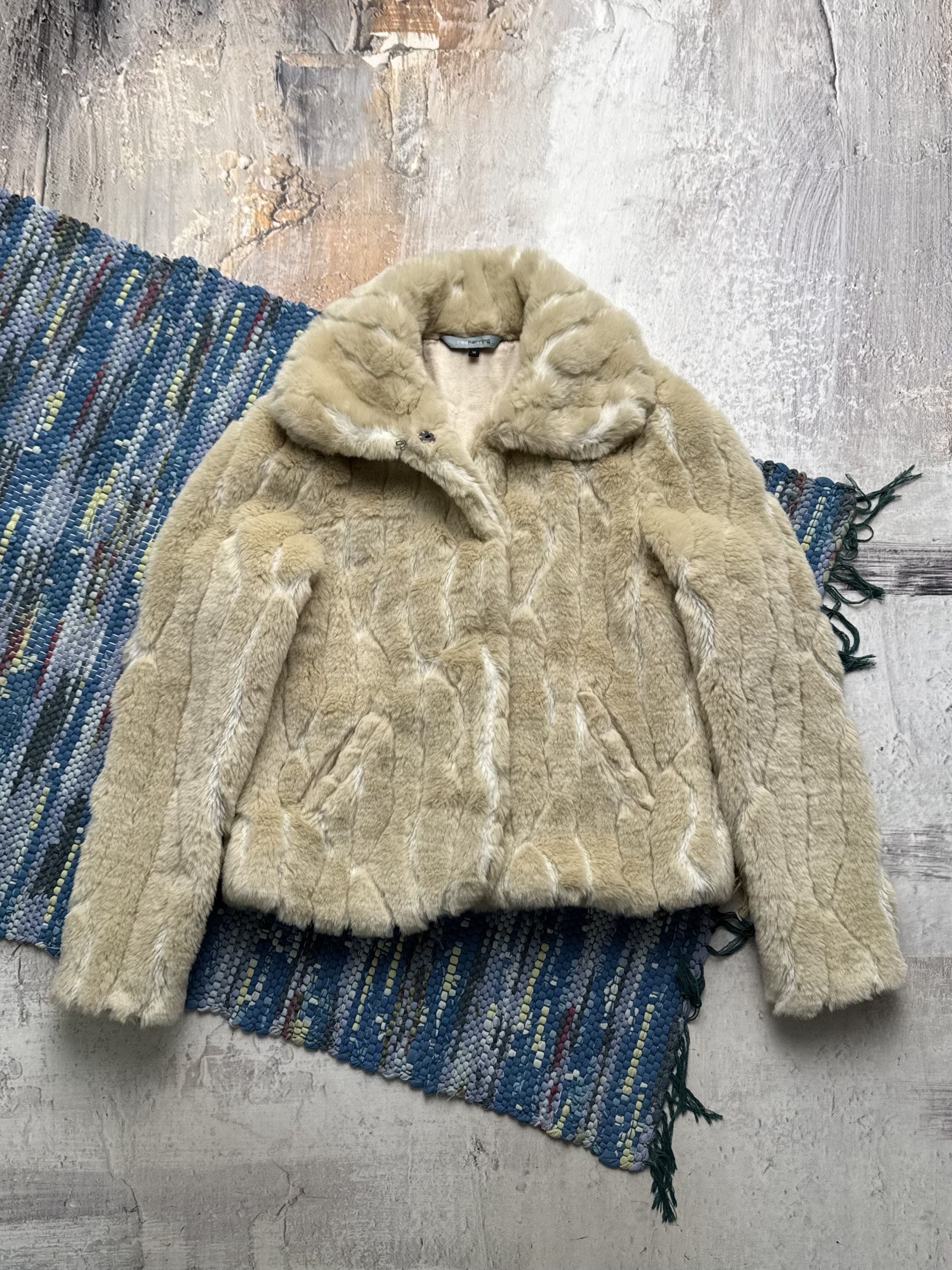 Vintage Vintage Beige Faux Fur Jacket Soft Plush Coat Winter Short Size M / US 6-8 / IT 42-44 - 1 Thumbnail