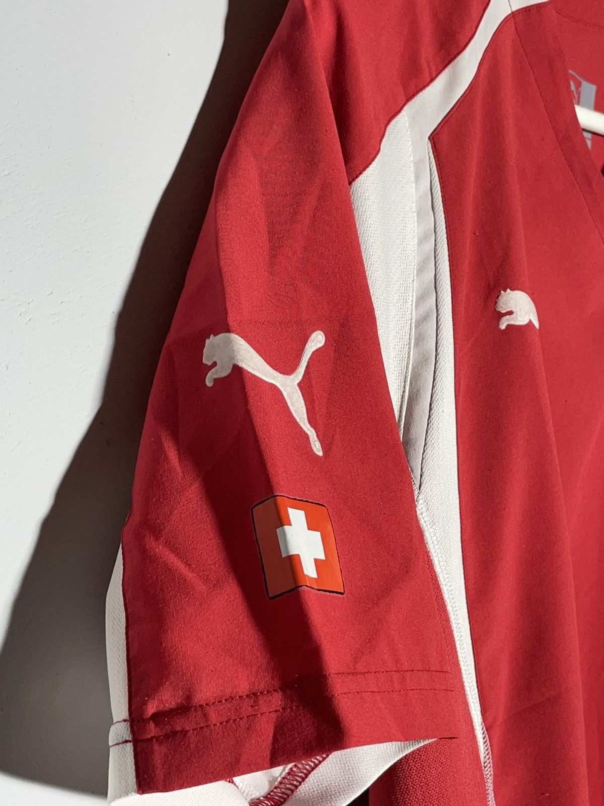 Puma × Vintage National Team Switzerland Puma 2004 Vintage Football Shirt Size US L / EU 52-54 / 3 - 7 Thumbnail