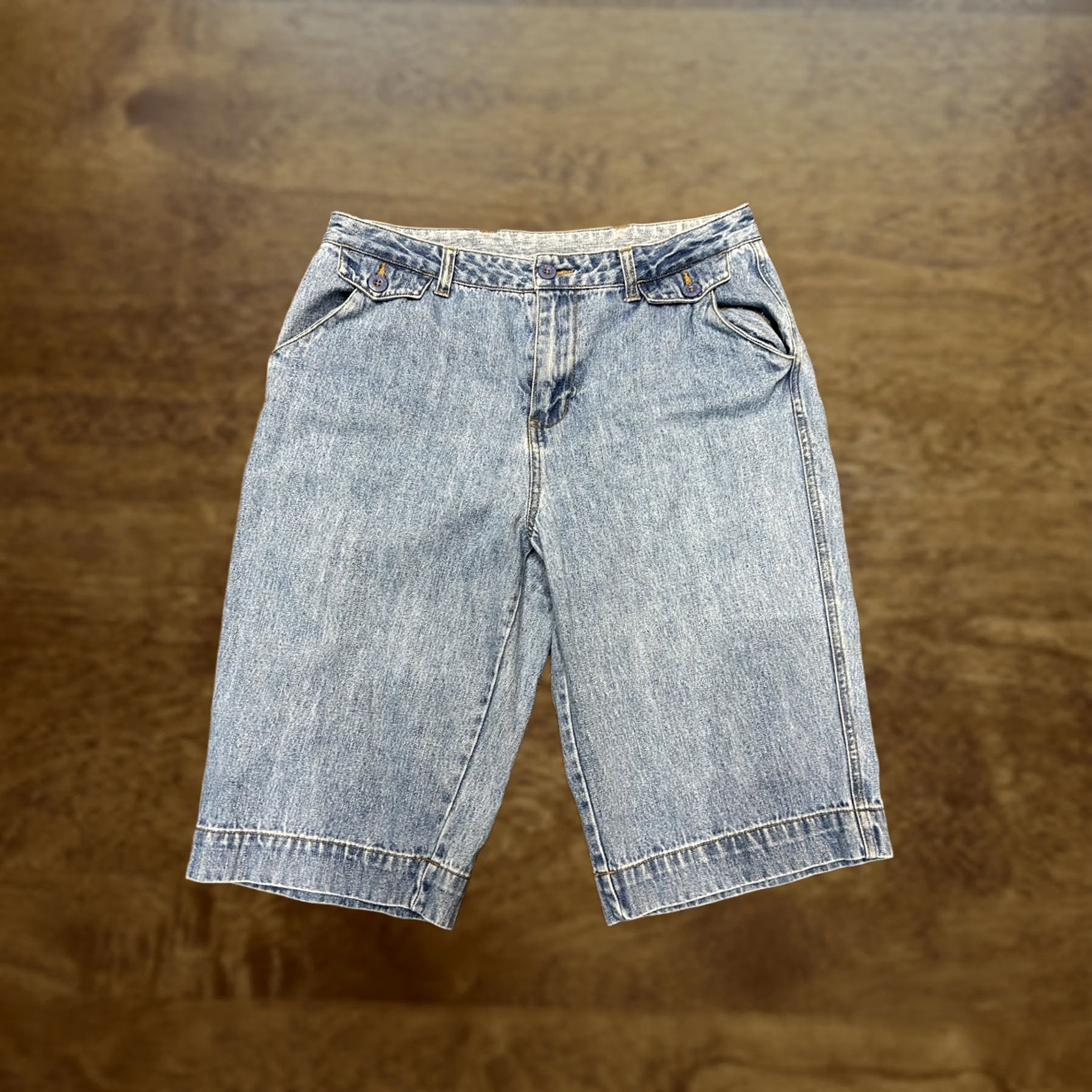 Bill Blass VINTAGE Bill Blass Bermuda Shorts Womens 10 33W Denim Blue Button Front Pockets Casual Flat Front Denim 100% Cotton Size 32" / US 10 / IT 46 - 1 Thumbnail