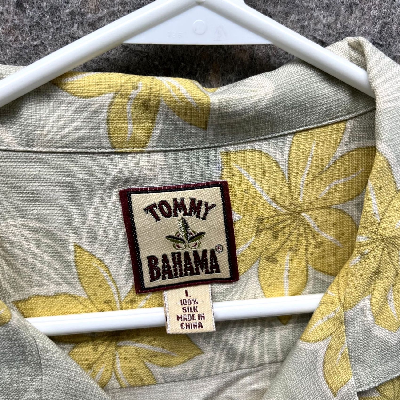 Tommy Bahama VINTAGE Tommy Bahama Shirt Mens L Yellow Floral Hawaiian Button-Down Silk (if Vintage? Original says Vintage: No) Size US L / EU 52-54 / 3 - 5 Thumbnail