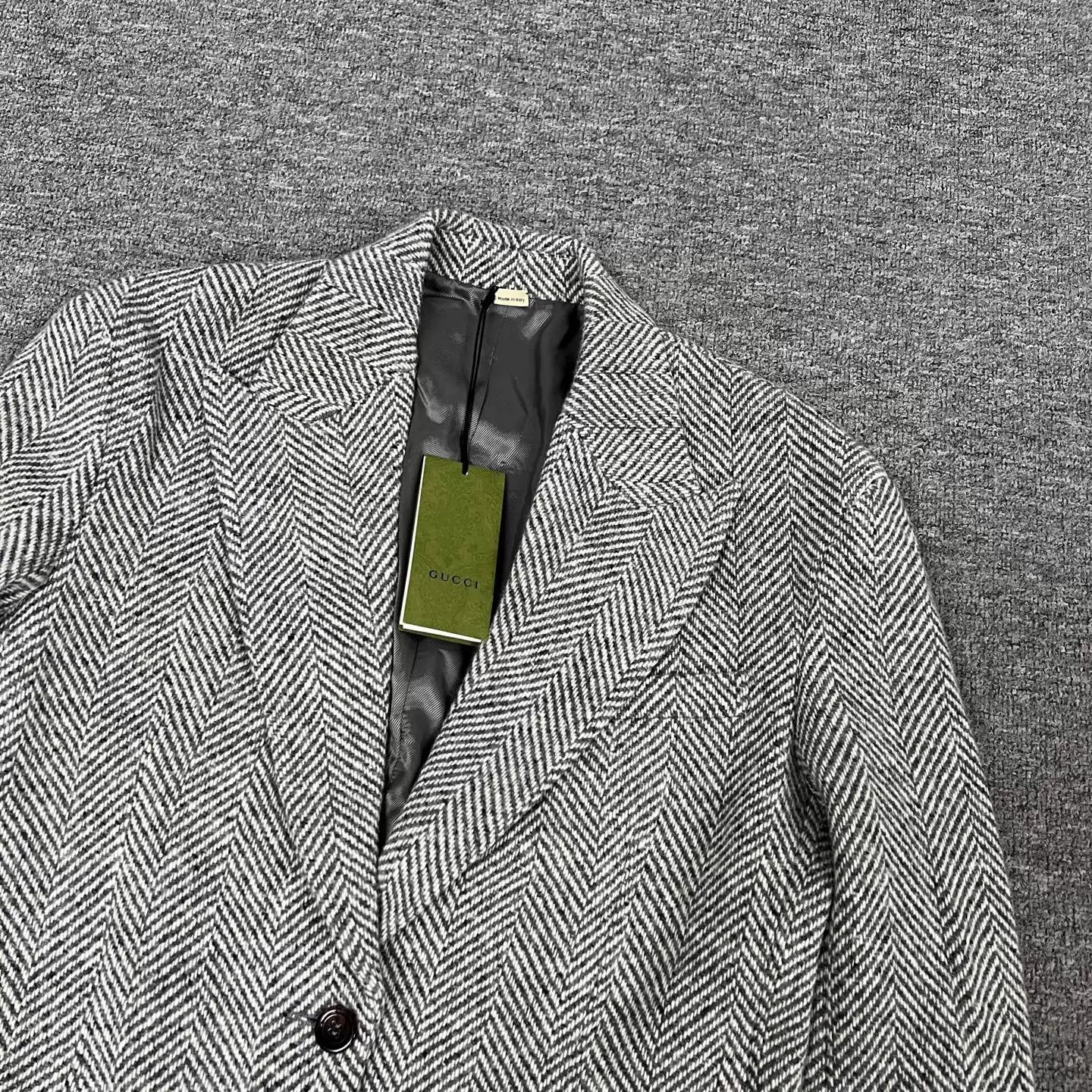 Gucci Gucci Runway Herringbone Wool Oversize Blazer 40 NWT Size S / US 4 / IT 40 - 3 Thumbnail