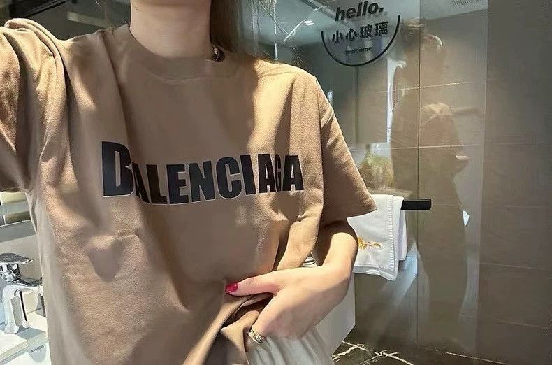 Balenciaga Balenciaga SS23 Hole Lettering Logo Aged T-Shirt Size US XXS / EU 40 - 5 Thumbnail