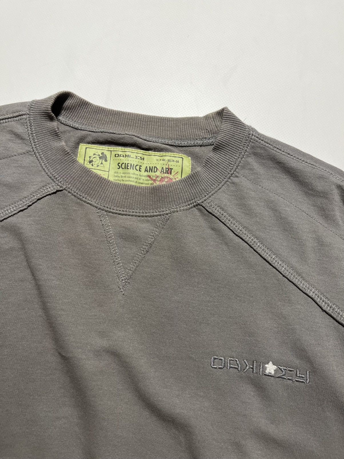 Oakley Vintage Oakley 2000’s khaki longsleeve Y2K military style Size US L / EU 52-54 / 3 - 5 Thumbnail