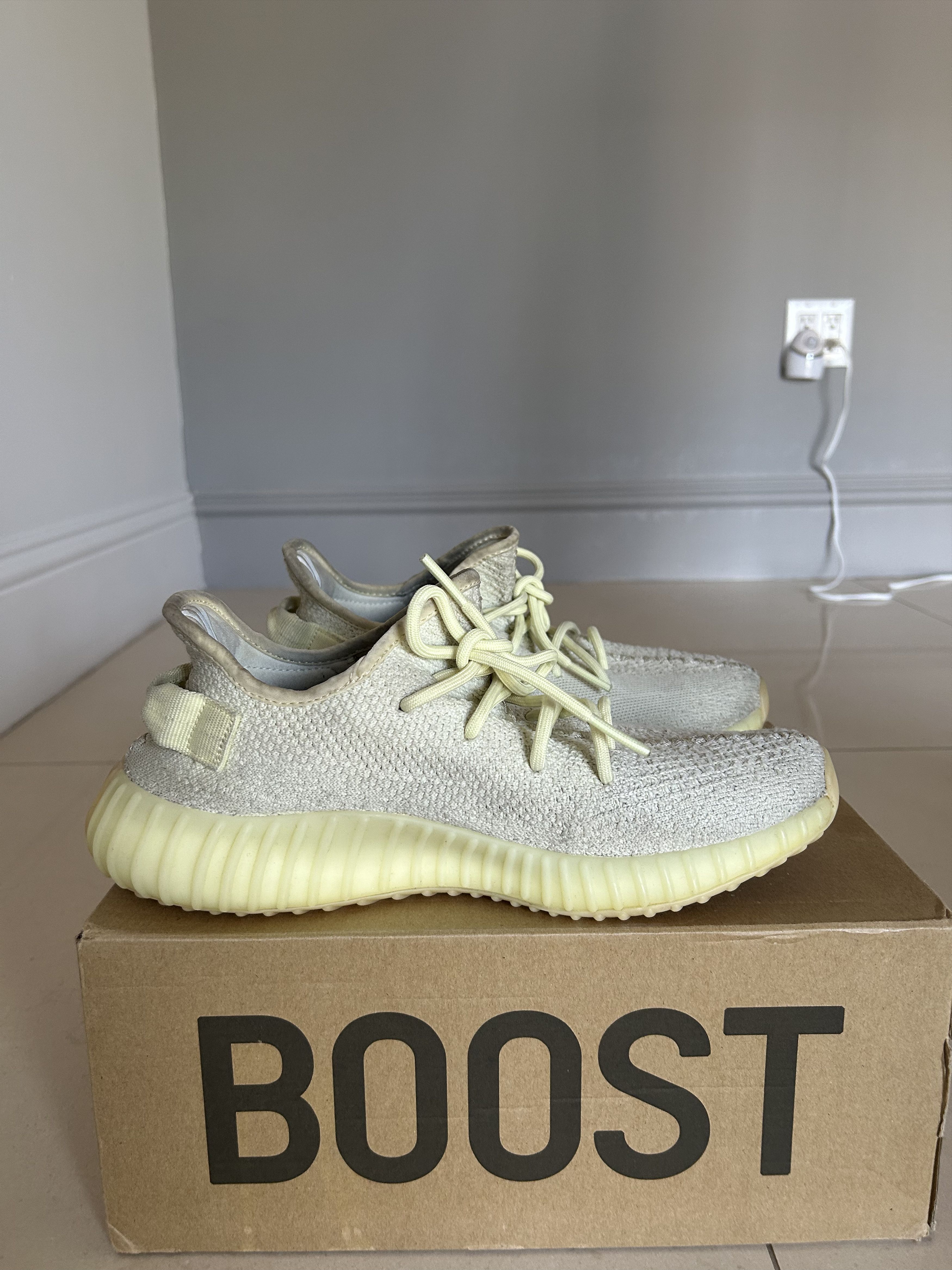 Yeezy Adidas Yeezy Boost 350 V2 Butter Size US 8.5 / EU 41-42 - 2 Thumbnail