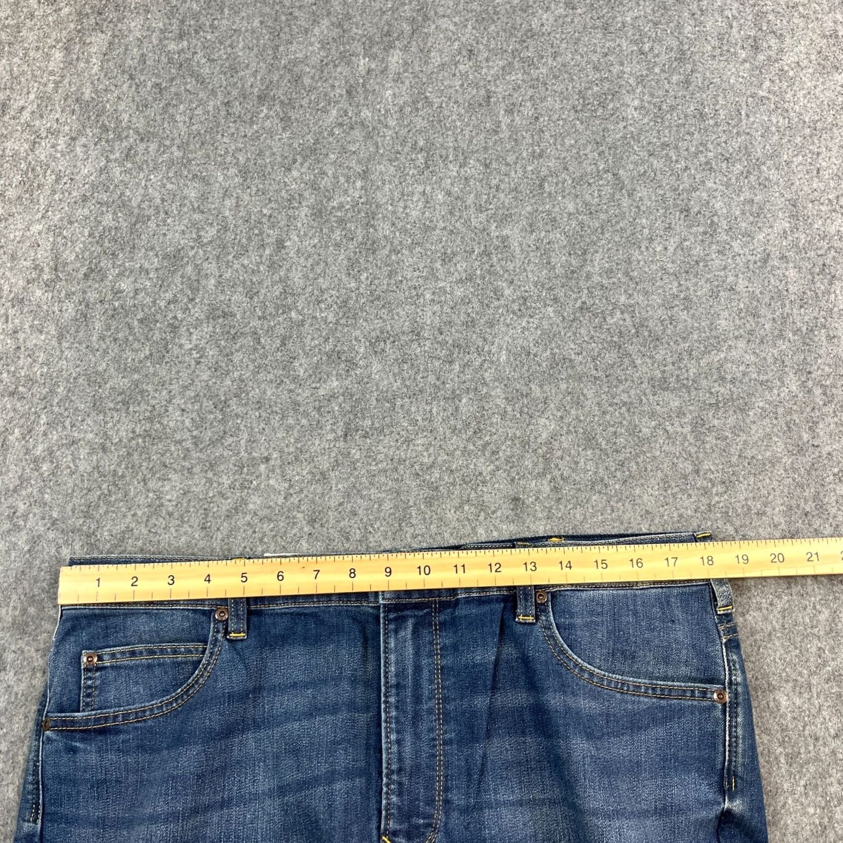 Lee Lee Rider Jeans Slim Straight 38 32 Medium Wash Blue Whiskers Zip Fly BNWTS Mens Jeans Slim Blue 5-Pocket Design Vintage? No Size US 38 / EU 54 - 6 Thumbnail