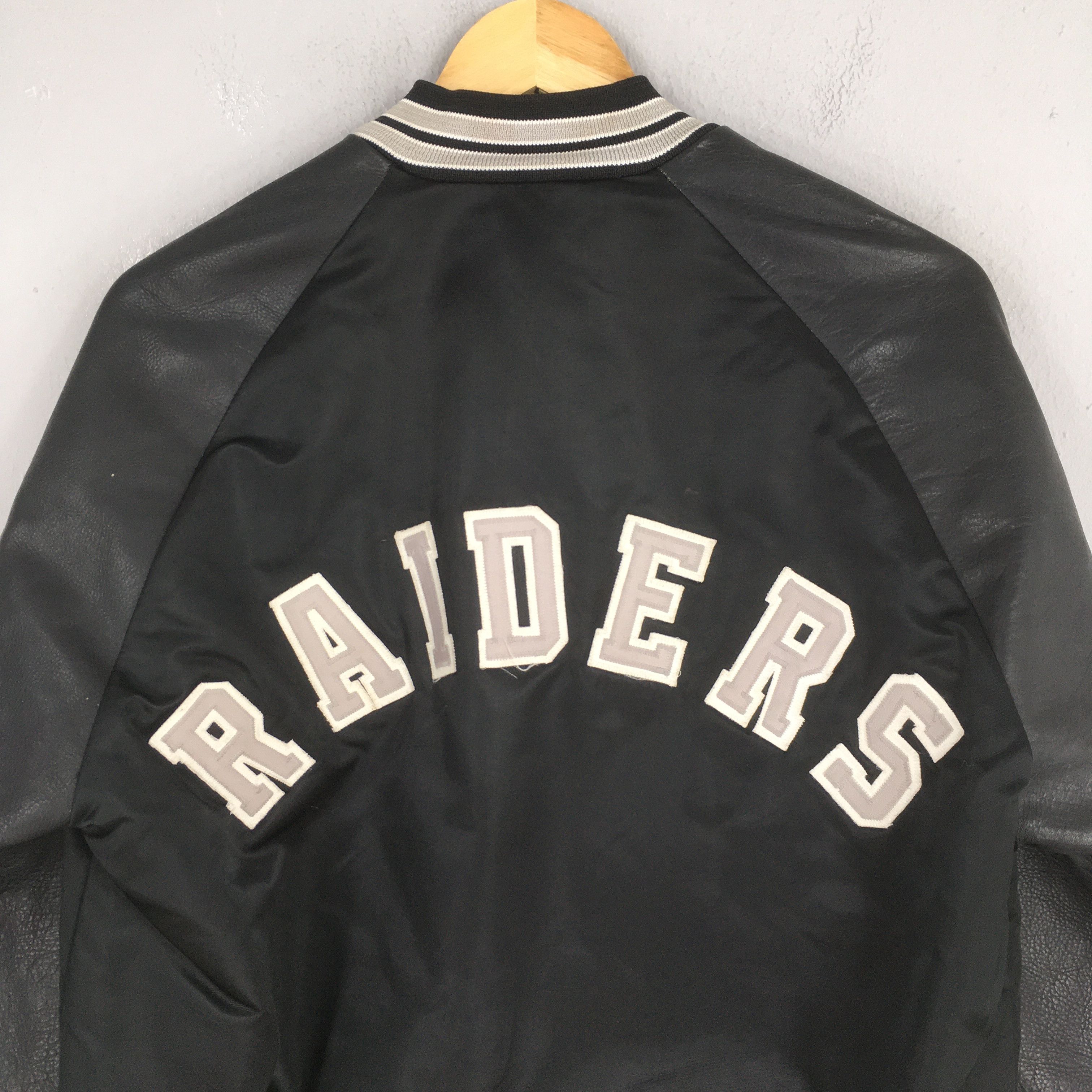 MLB Vintage Oakland Raiders NFL Bomber Satin Jacket M Size US M / EU 48-50 / 2 - 10 Thumbnail