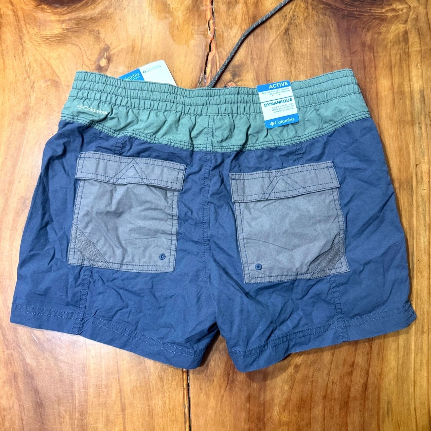 Vintage Columbia Shorts 8 Women Cotton Drawstring 3.5 Inseam Casual Athletic Green 90s Summer Beach Mens Womens Size 30" / US 8 / IT 44 - 5 Thumbnail