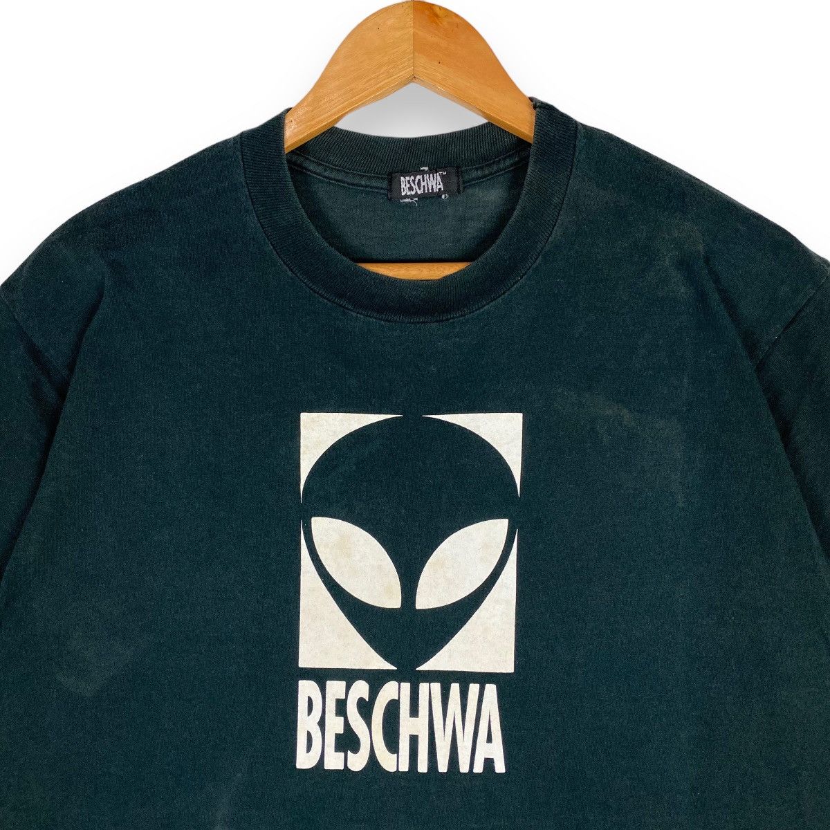 Alien Workshop × Vintage Vintage 90's BESCHWA SKATEBOARDS Graphic Faded Tee Size US L / EU 52-54 / 3 - 2 Thumbnail
