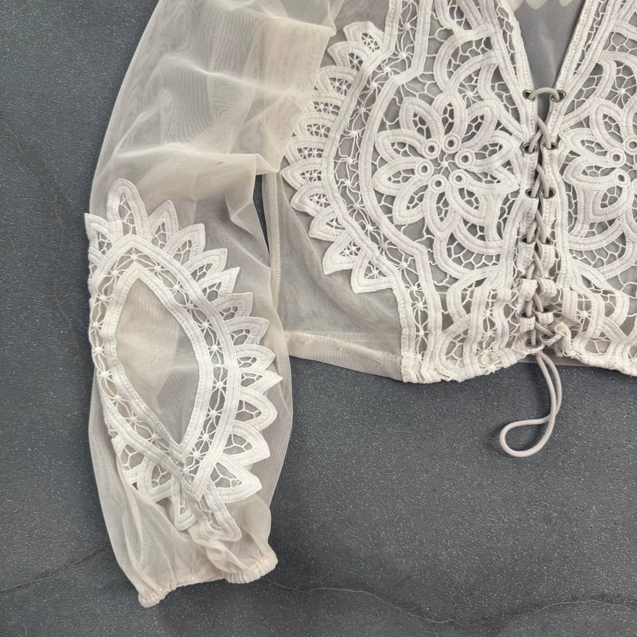 Japanese Brand Vintage Mesh Lace Long Sleeve Blouse Size M / US 6-8 / IT 42-44 - 5 Thumbnail