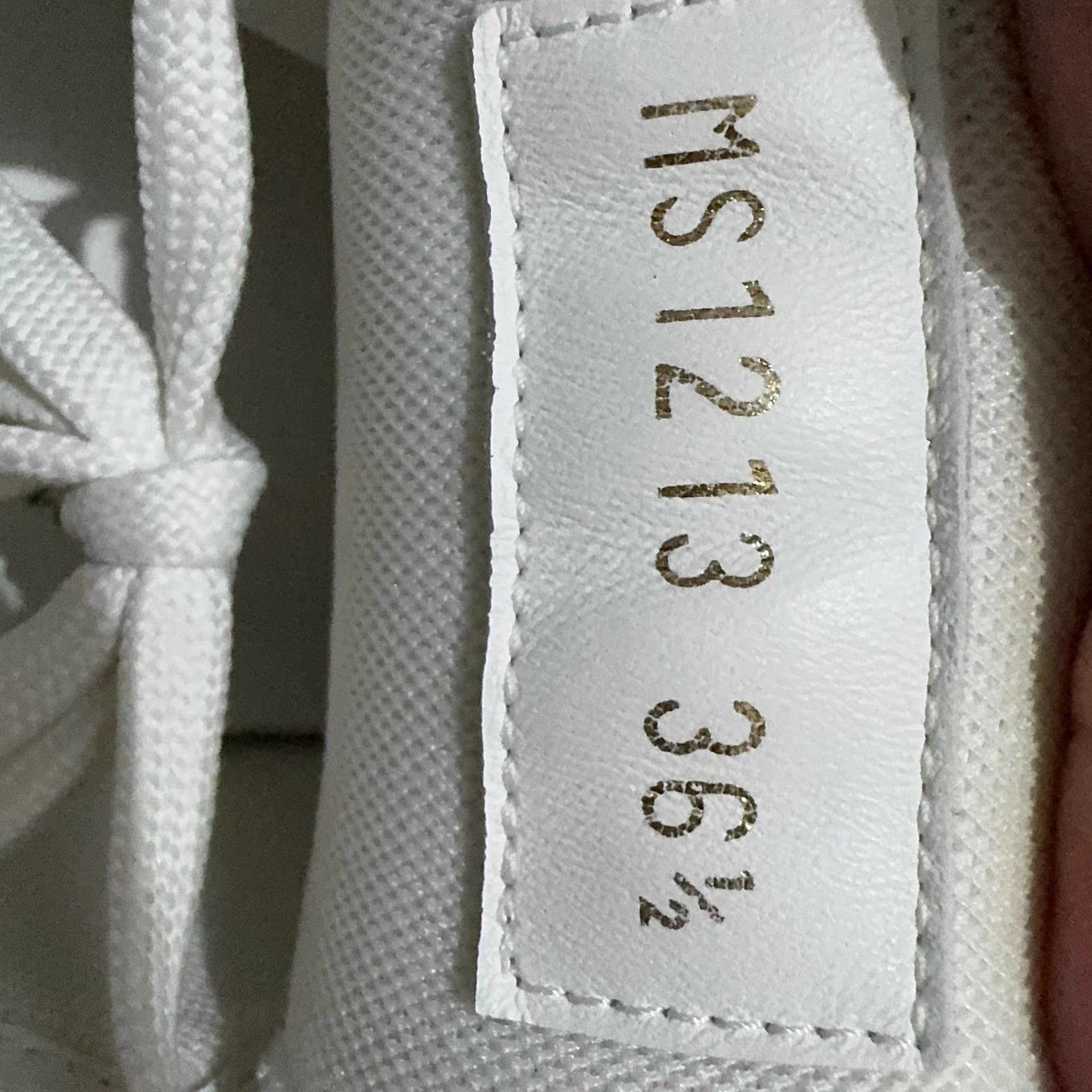 Louis Vuitton LV Groovy Debossed Calfskin Low-Top Sneakers K13 Size US 6.5 / IT 36.5 - 6 Thumbnail