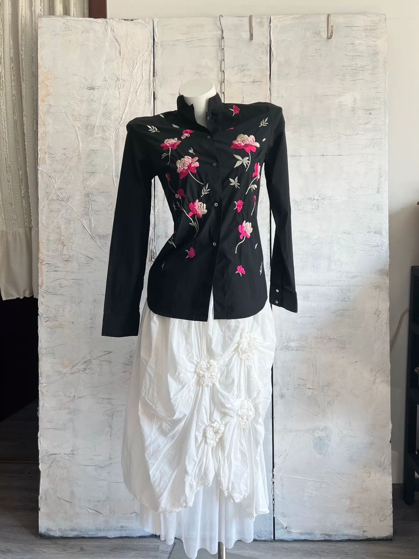 Vivienne Tam VIVIENNETAM Floral Embroidery Chinese Collar Shirt Size XS / US 0-2 / IT 36-38 - 1 Thumbnail