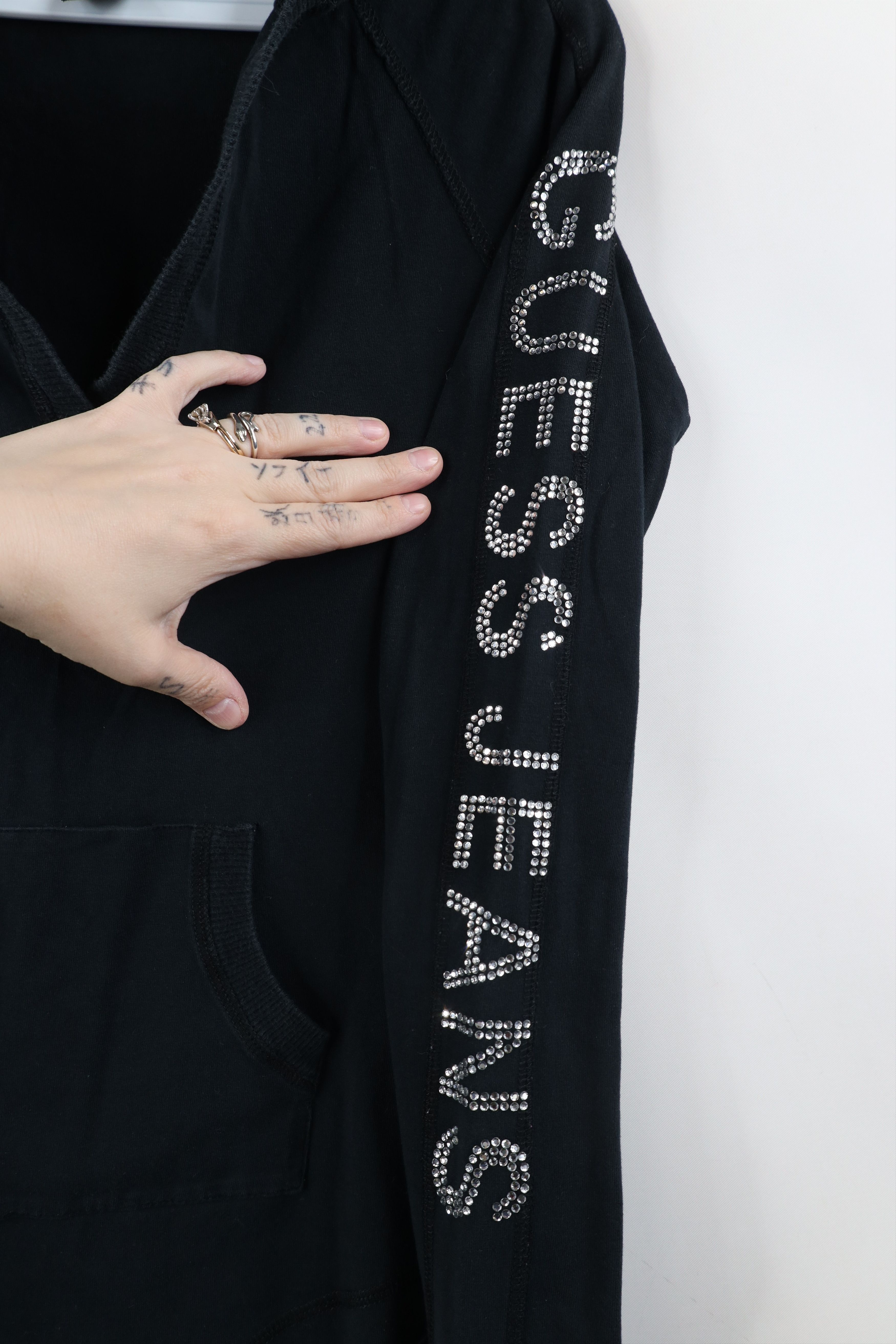 Guess × Vintage Vintage 90s Y2K Guess Babydoll Spell Sequin Hooded T-Shirt Size M / US 6-8 / IT 42-44 - 4 Thumbnail