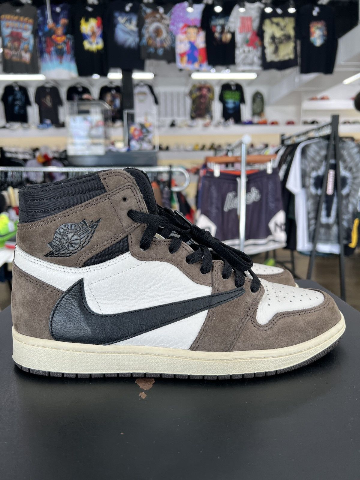 Jordan Brand × Travis Scott Air Jordan 1 High Travis Scott Mocha Sz. 9.5 (2019) Size US 9 / EU 42 - 6 Thumbnail