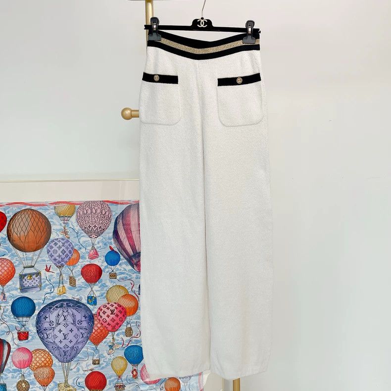 Chanel CHANEL White Casual Pants with Stretch- DMC Size US 34 / EU 50 - 1 Thumbnail