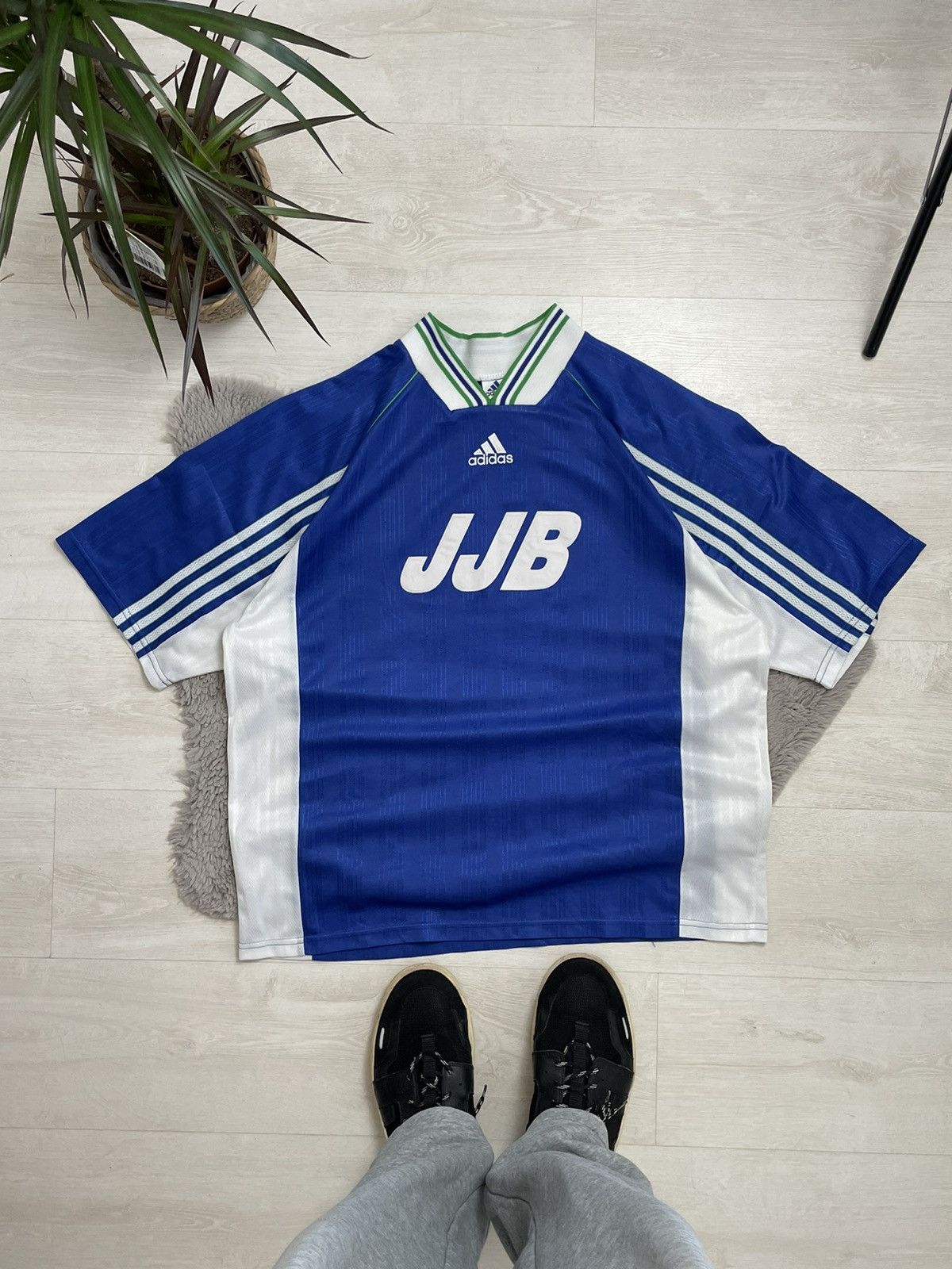 Adidas Vintage 1998 Soccer Jersey Oversized Center Logo Y2k