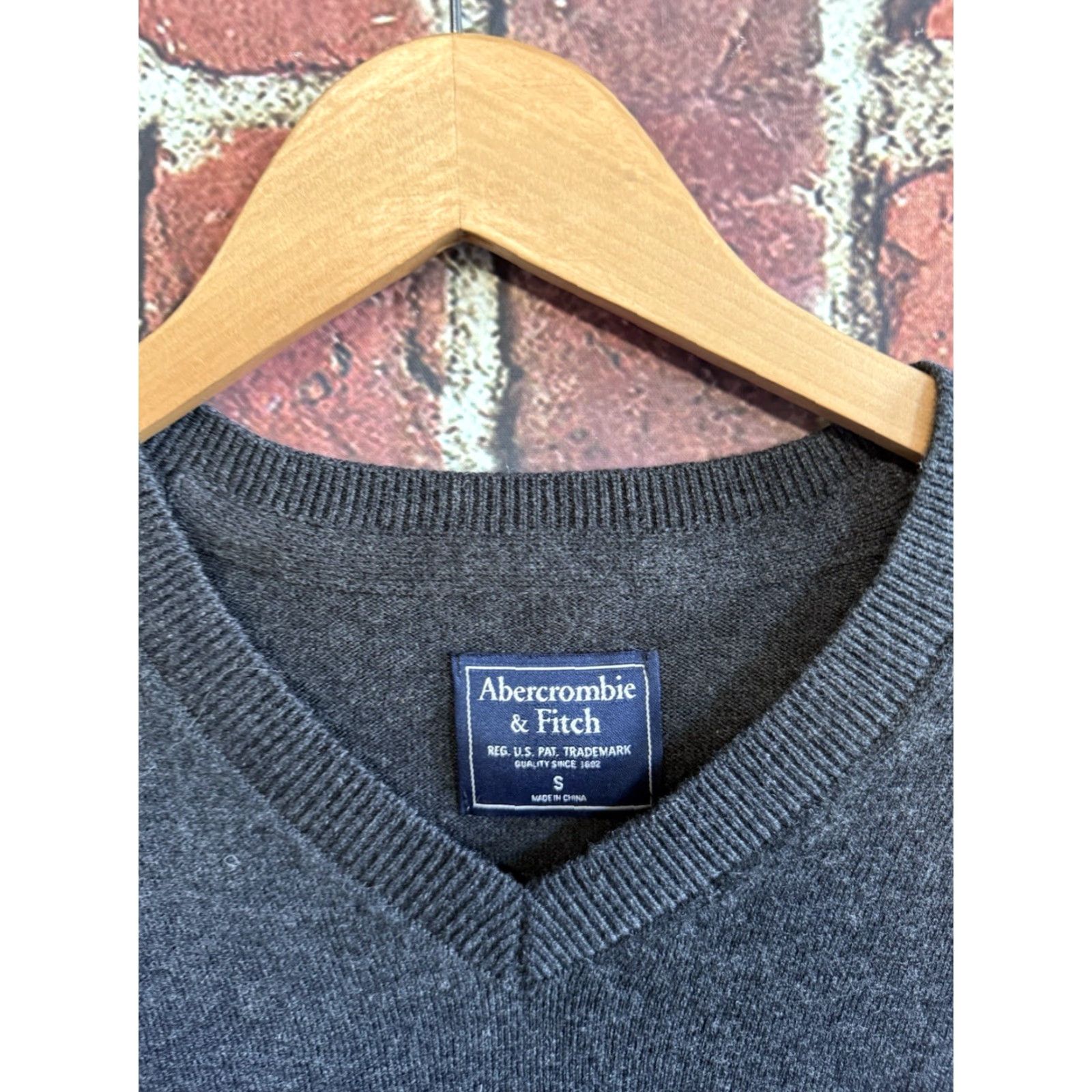 Abercrombie & Fitch Abercrombie & Fitch Womens Gray Long Sleeve Knit Pullover Sweatshirt Size Small Size S / US 4 / IT 40 - 3 Thumbnail