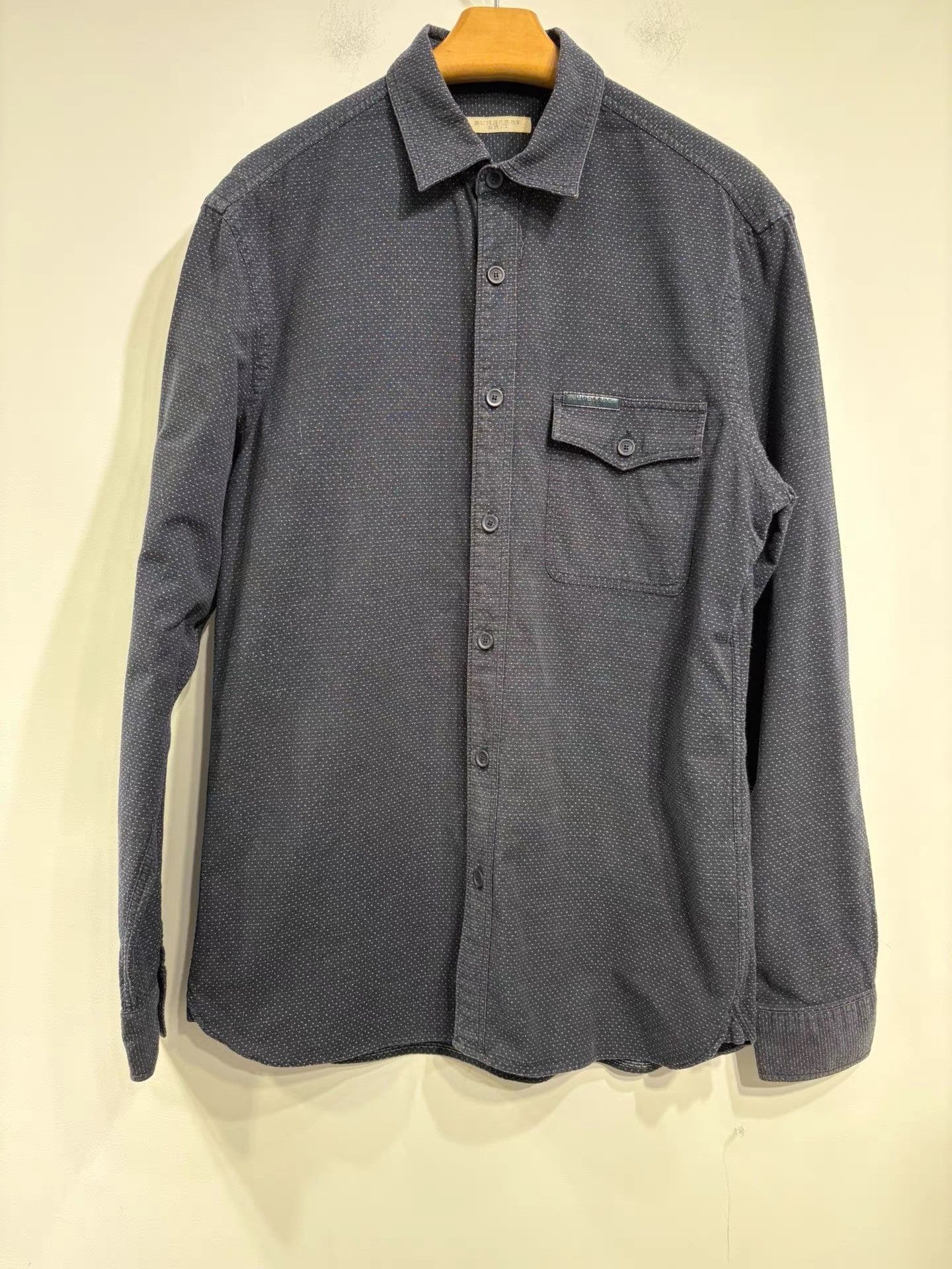 Burberry Burberry Men's Shirt K29 Size US M / EU 48-50 / 2 - 1 Thumbnail