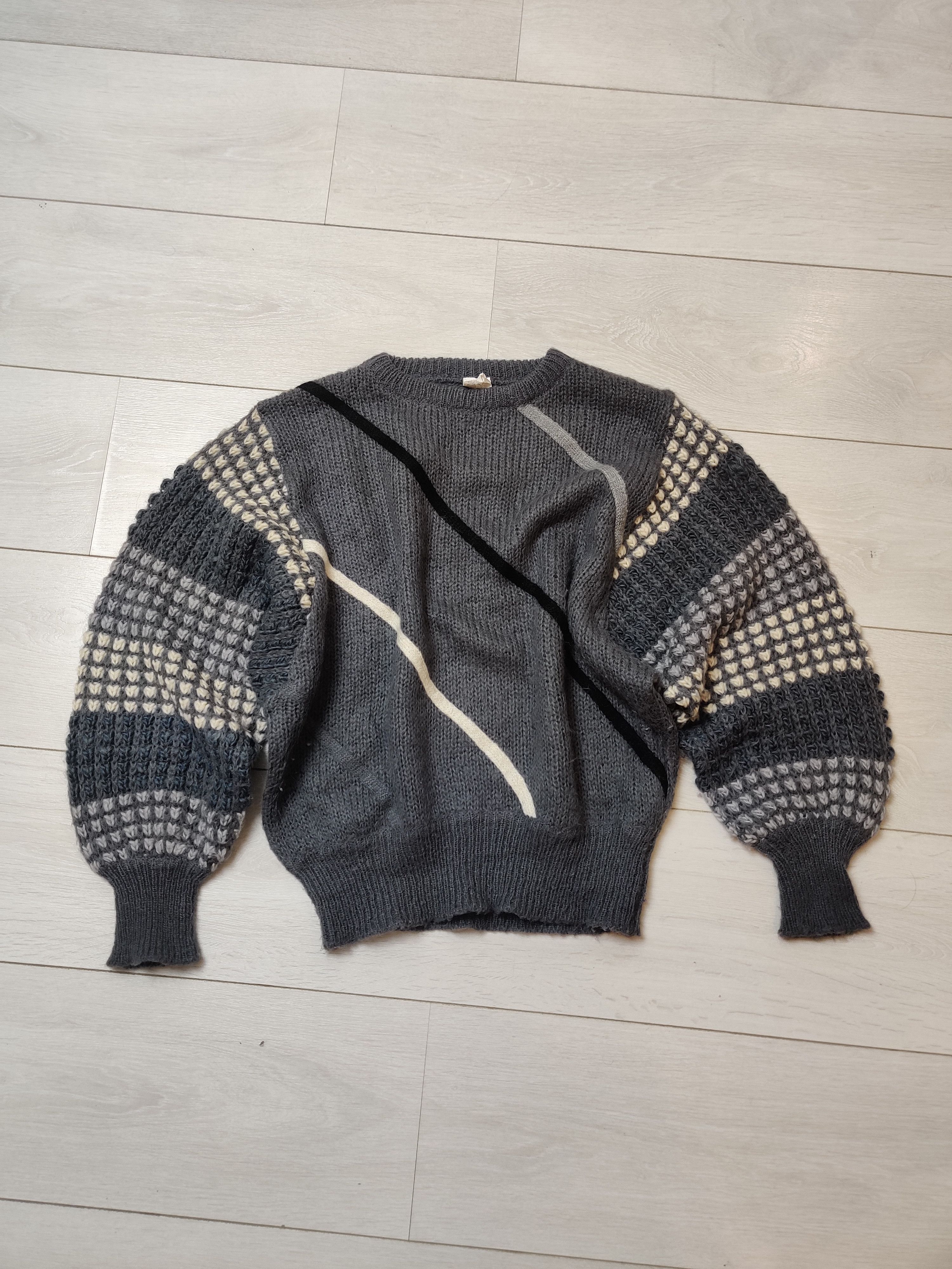 Vintage Vintage Avant Garde Italian wool sweater Size M / US 6-8 / IT 42-44 - 1 Thumbnail