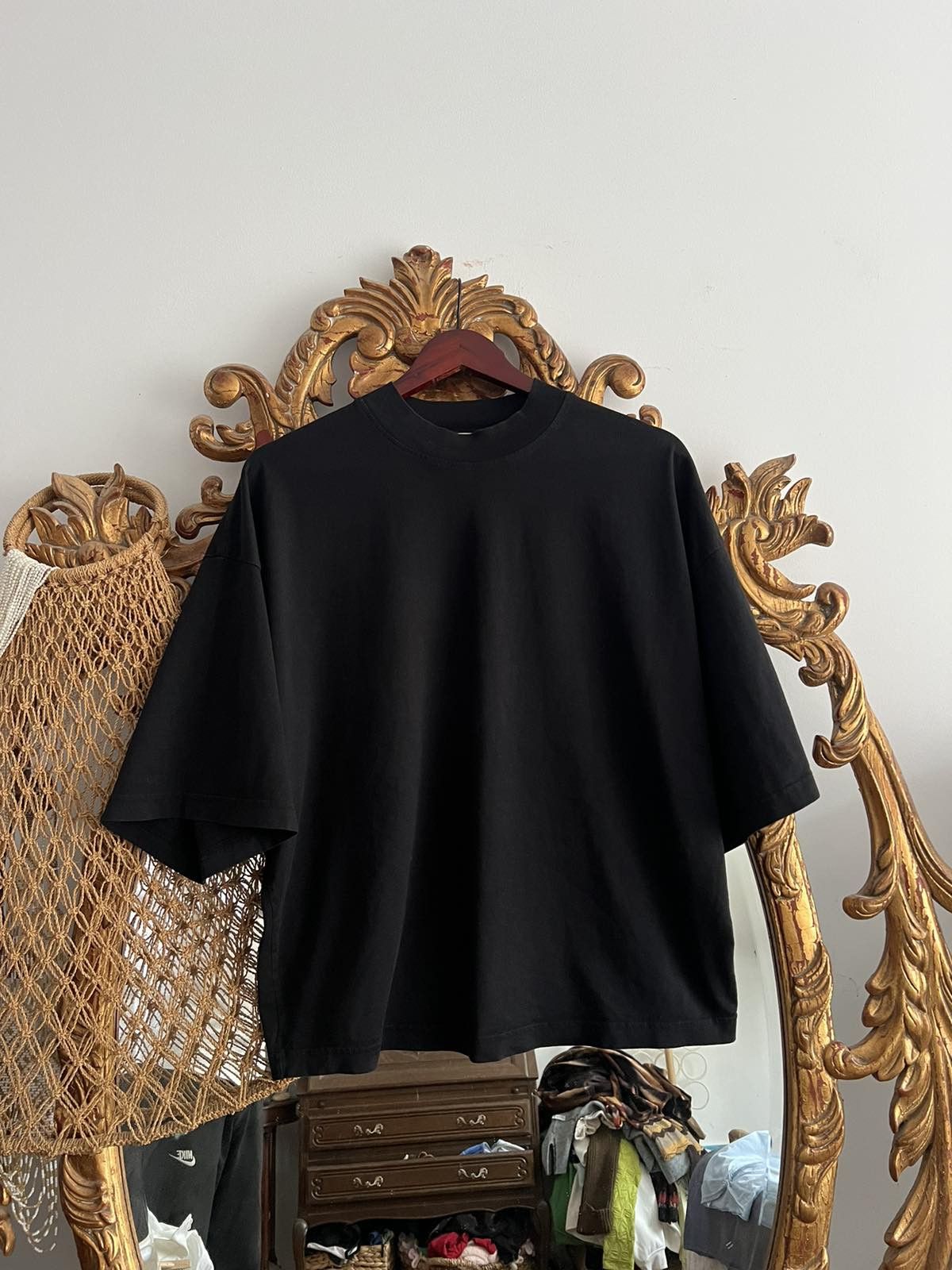 Cos COS WMN BLACK TEE SZ M Size M / US 6-8 / IT 42-44 - 1 Thumbnail