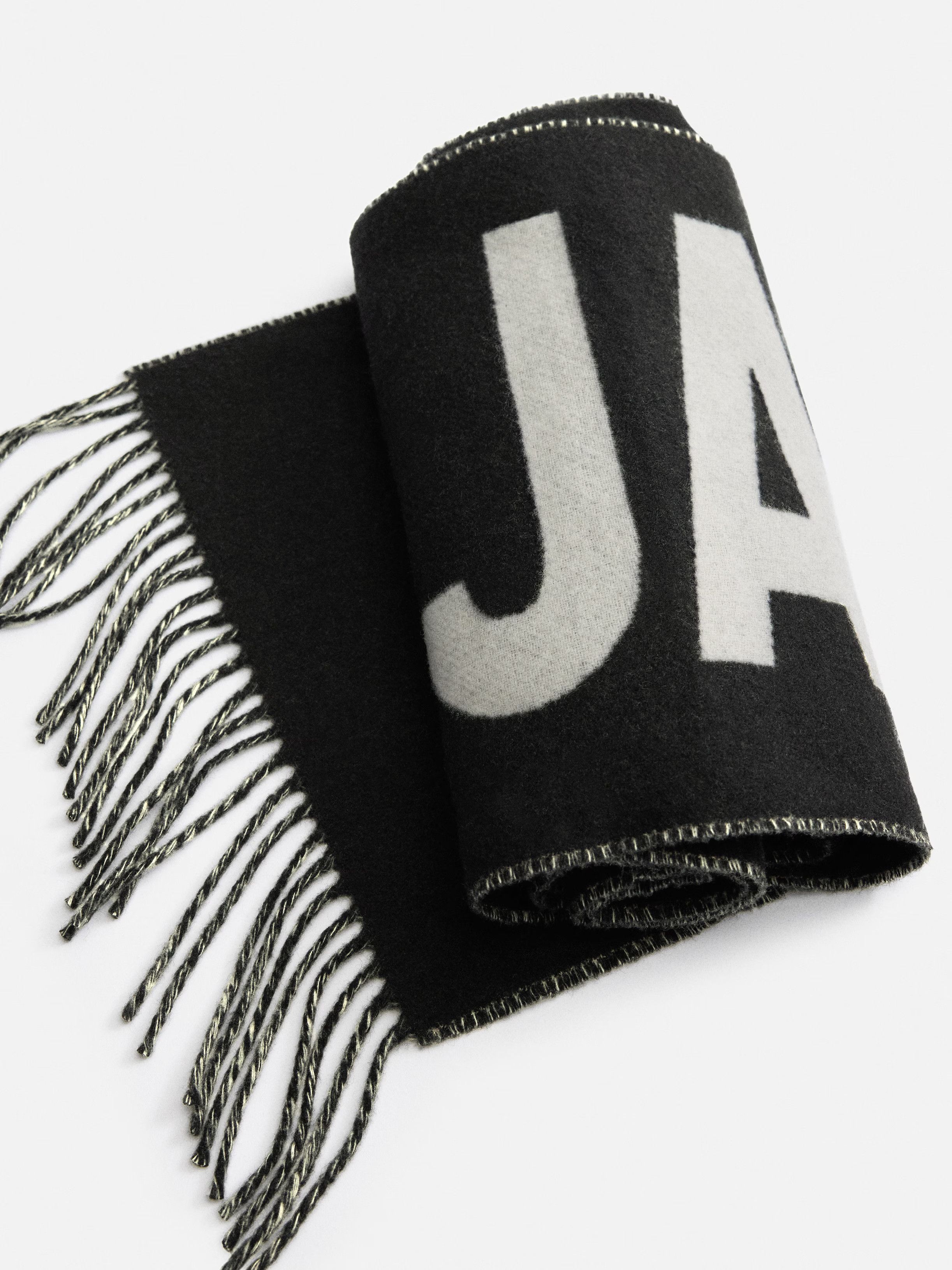 Jacquemus Contrast Iconic Logo Felted Wool Black Scarf FW25 Le Palmier Size ONE SIZE - 11 Thumbnail