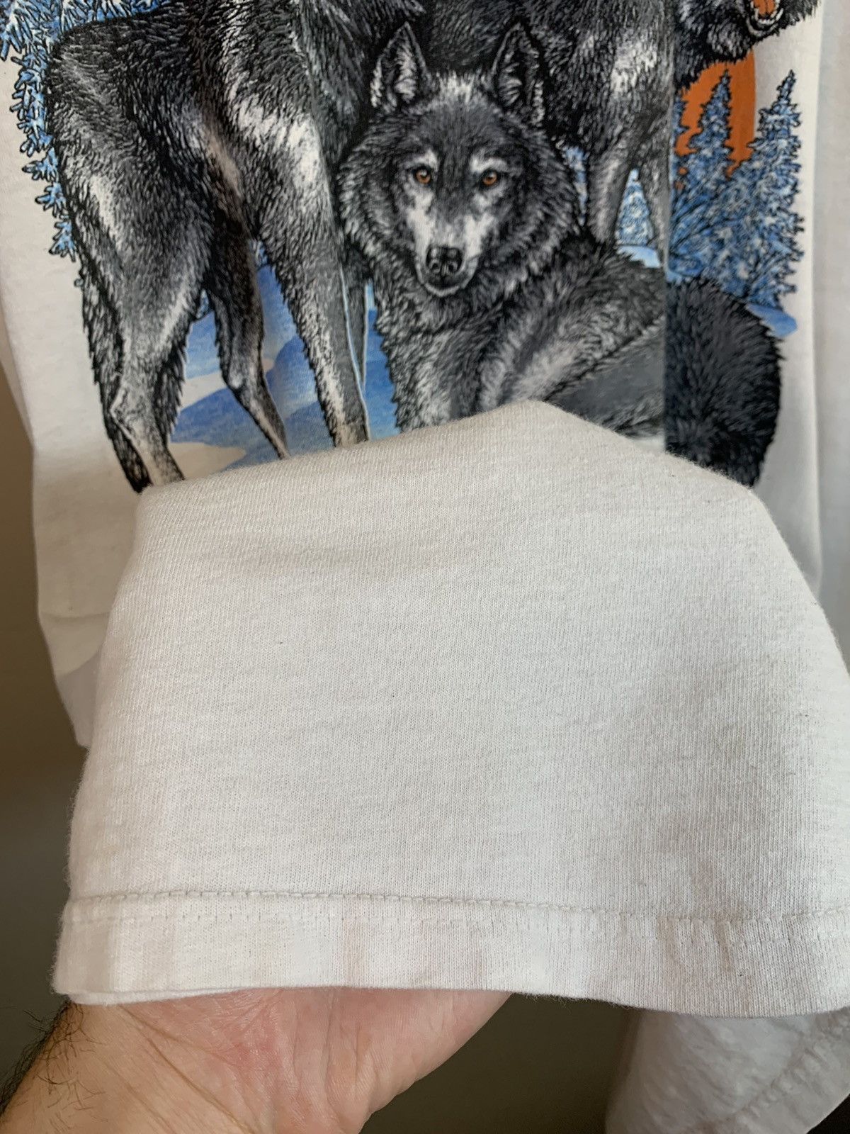 Vintage *RARE* Vintage 80’s Call Of The Wild Wolves Wolf Art T-Shirt Size US XL / EU 56 / 4 - 4 Thumbnail